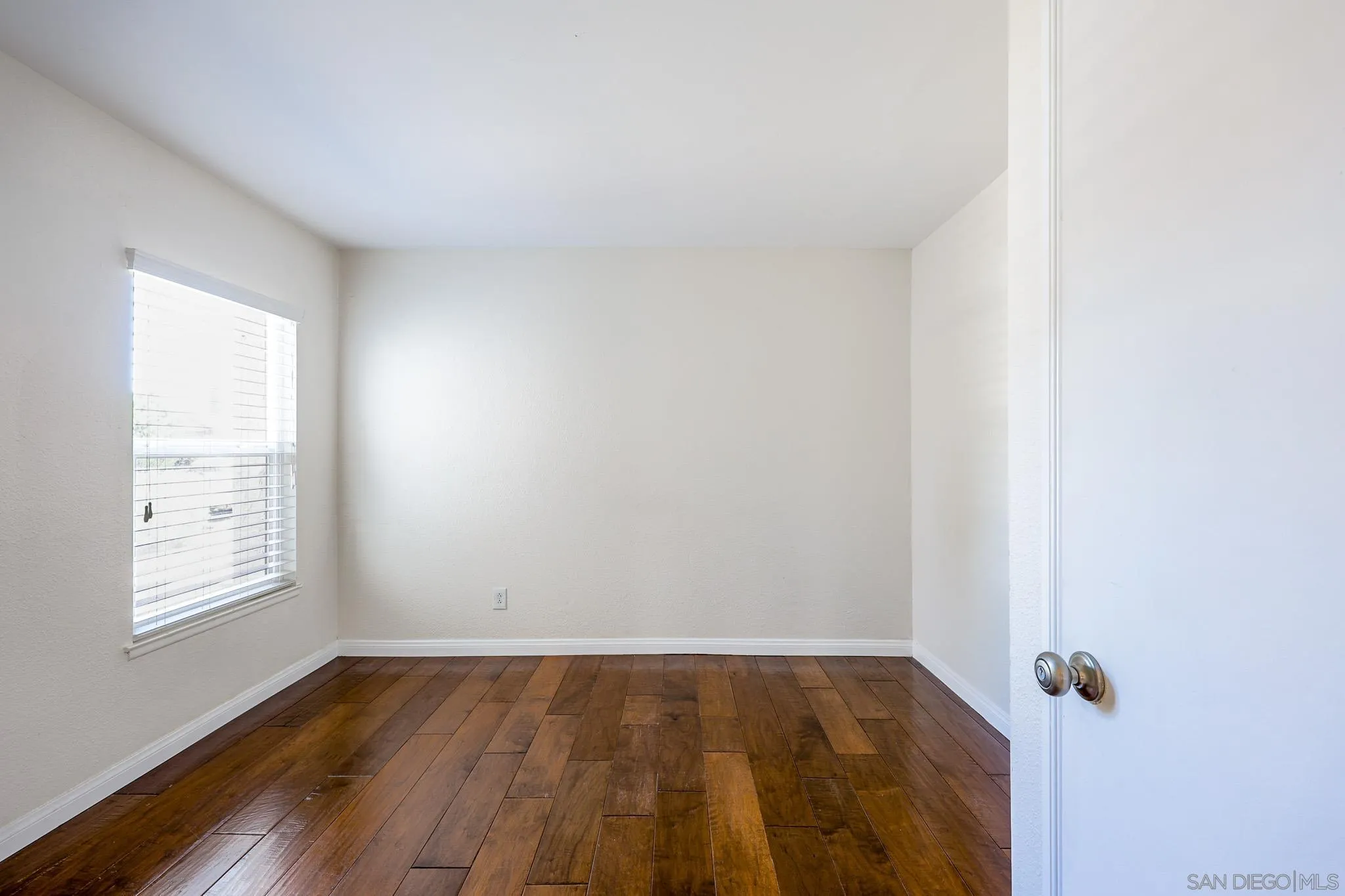 https://cdn.realtyfeed.com/cdn/127/260014860/c299a6d55a2cee73102344a9257ebc34.webp