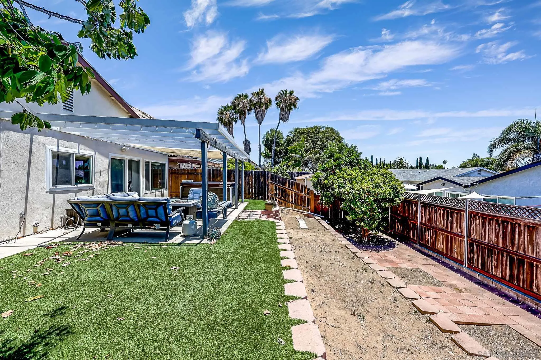 https://cdn.realtyfeed.com/cdn/127/260014860/c32f56d2cfe7d602b35a1ea8826350a1.webp