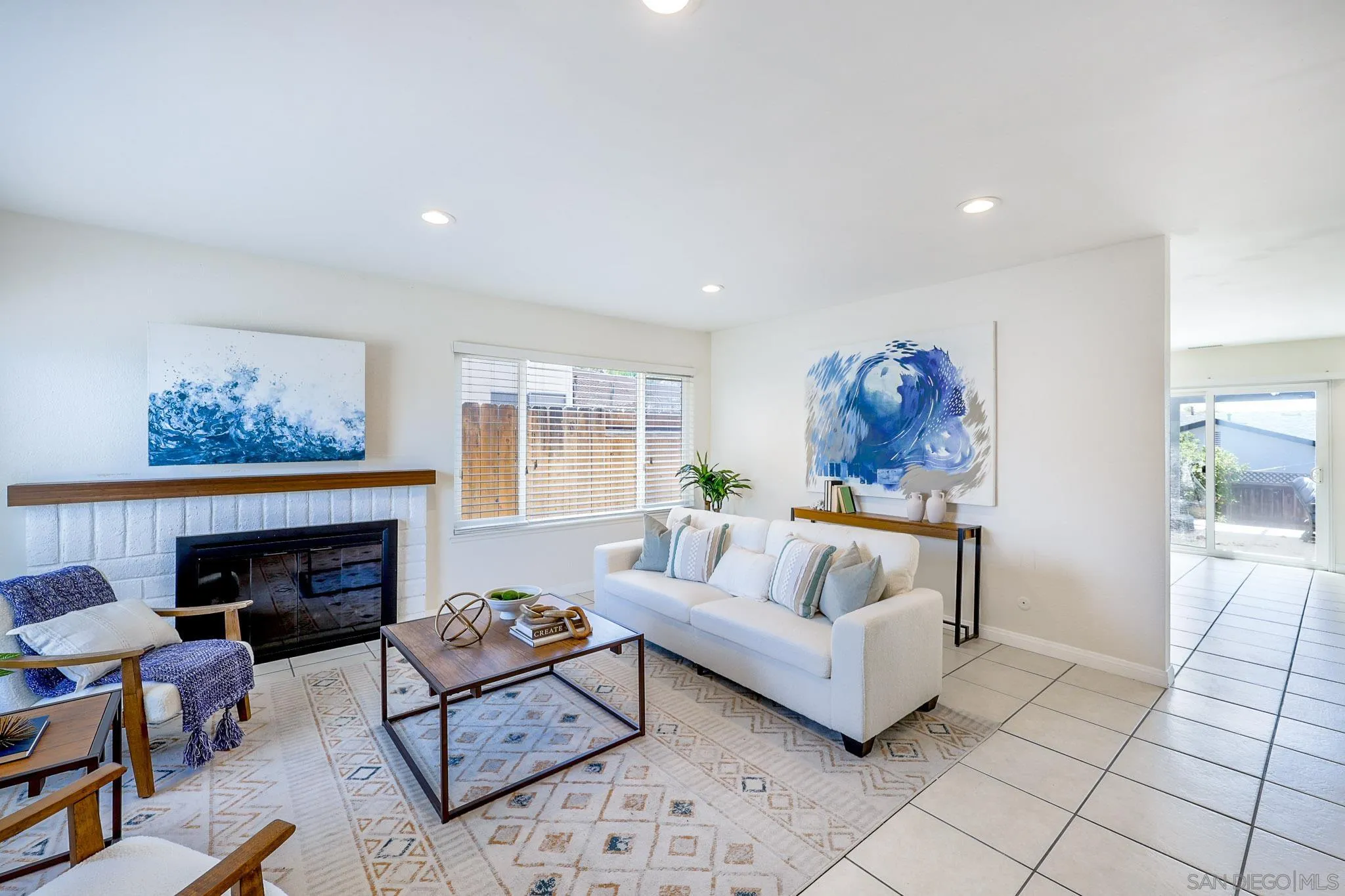 https://cdn.realtyfeed.com/cdn/127/260014860/c7c1ebd8b3fda688adb037f8cab7e07c.webp