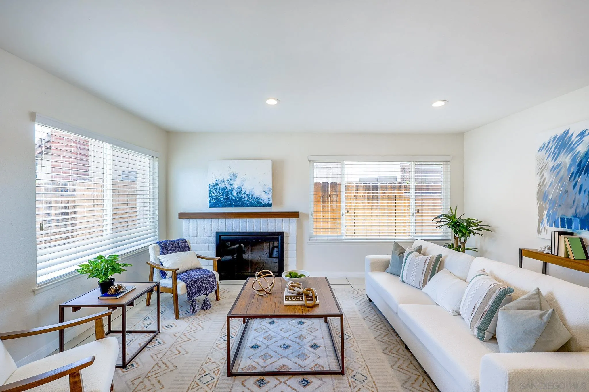 https://cdn.realtyfeed.com/cdn/127/260014860/e44e656cb4959a05fa5aaa26fc0e9a6f.webp