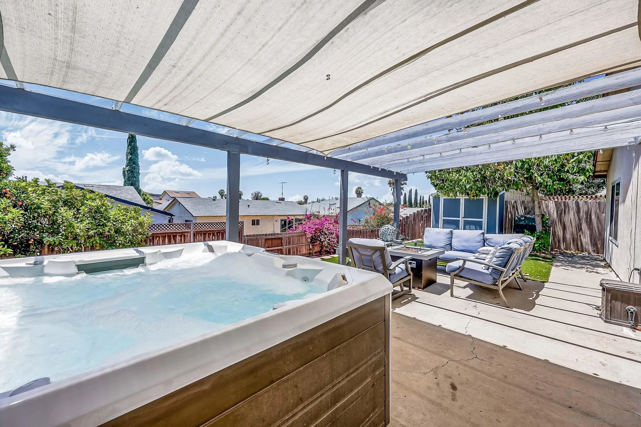 https://cdn.realtyfeed.com/cdn/127/260014860/f20b2edf885ac66dea015e2b0fa9a040.webp