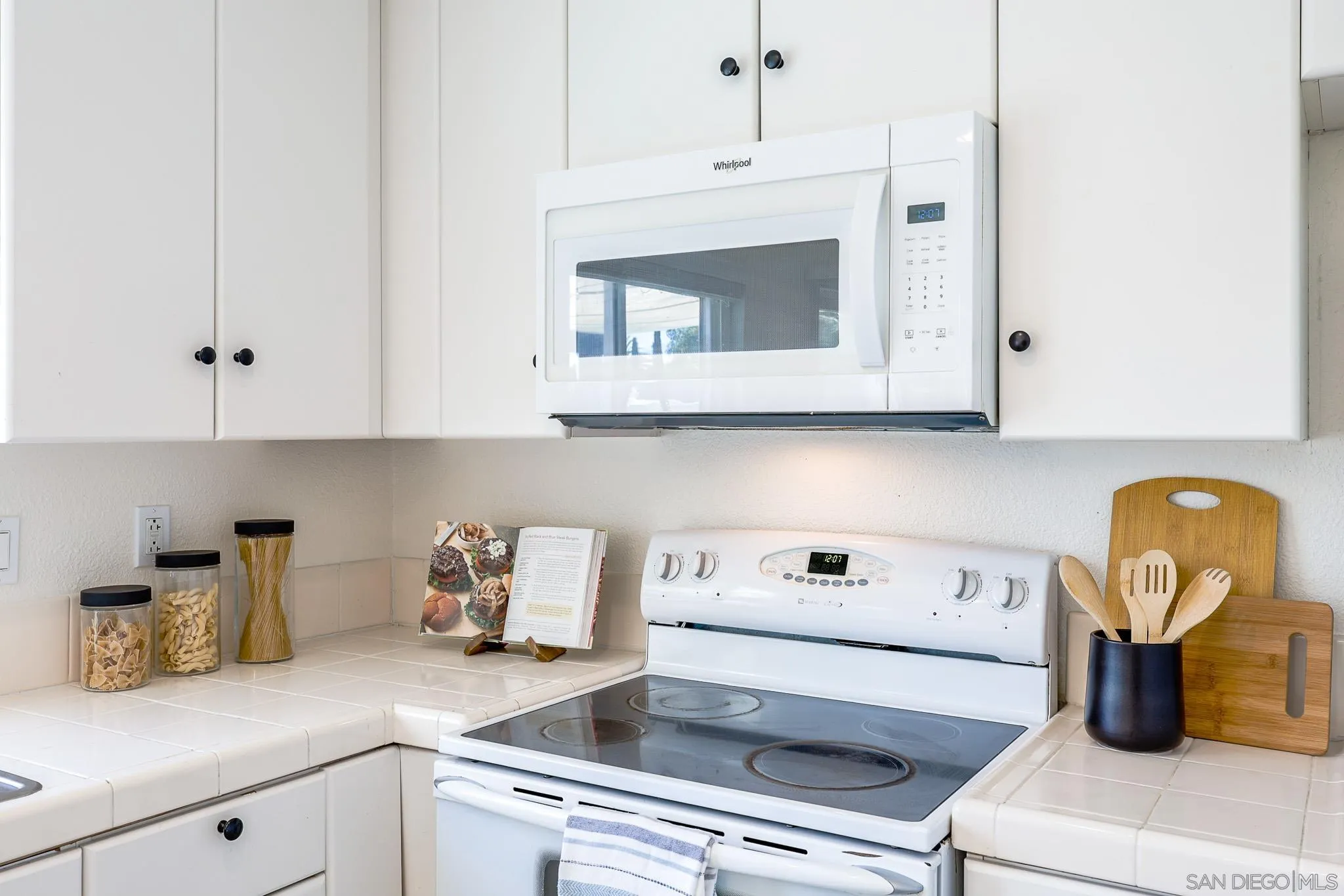 https://cdn.realtyfeed.com/cdn/127/260014860/f86d40e4f05ce02a063f2b32b9538833.webp