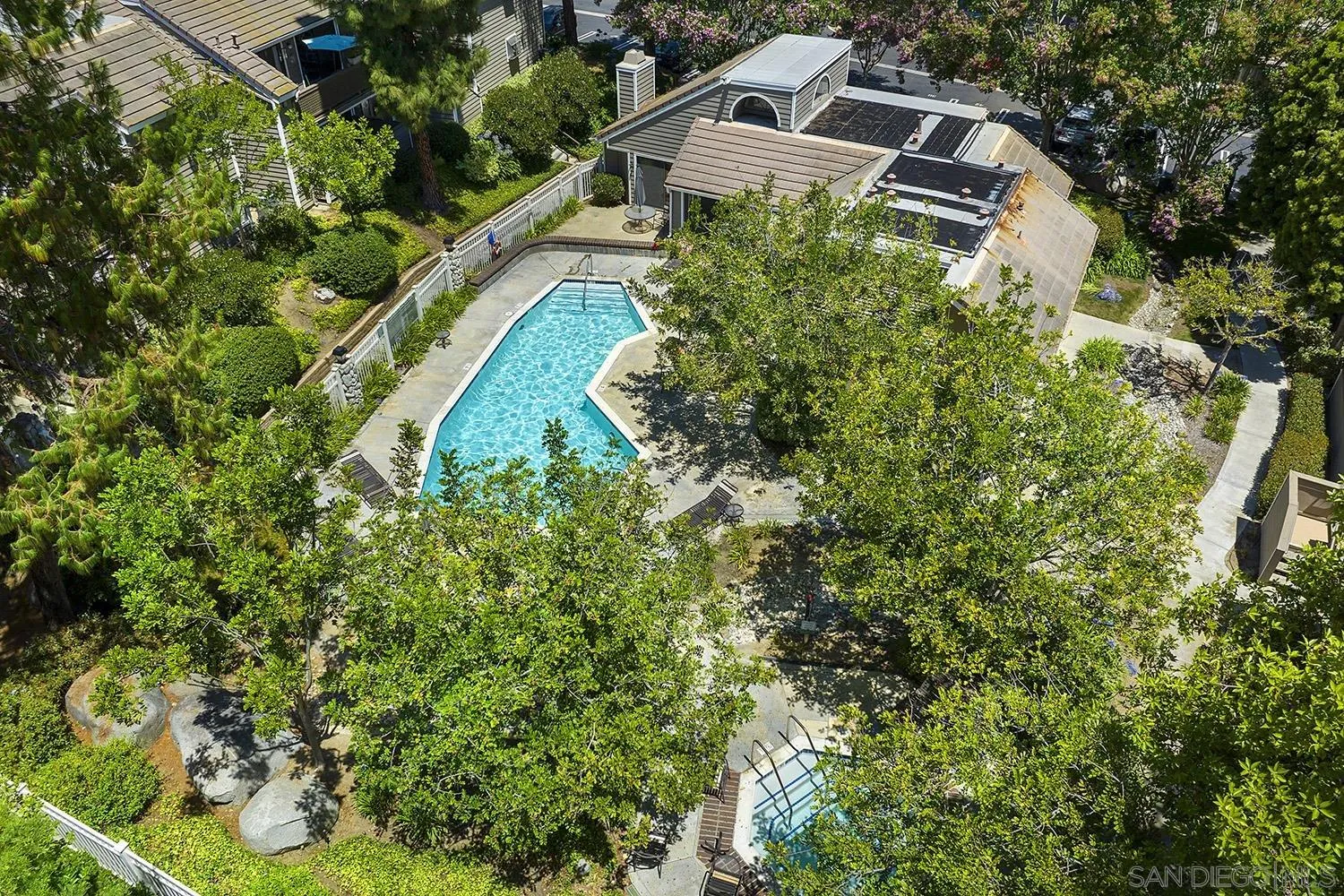 https://cdn.realtyfeed.com/cdn/127/260014866/0e1277a6f97f0b9ae91c4b1726b7b092.webp