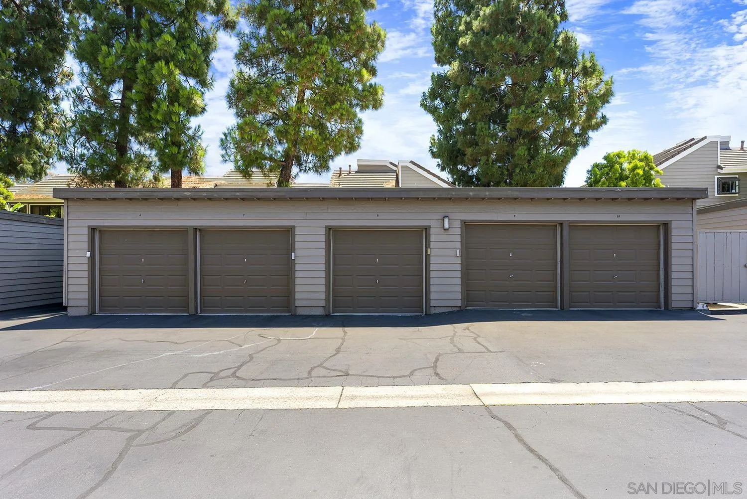 https://cdn.realtyfeed.com/cdn/127/260014866/0e81e58e58009a0144f5672127be6d35.webp