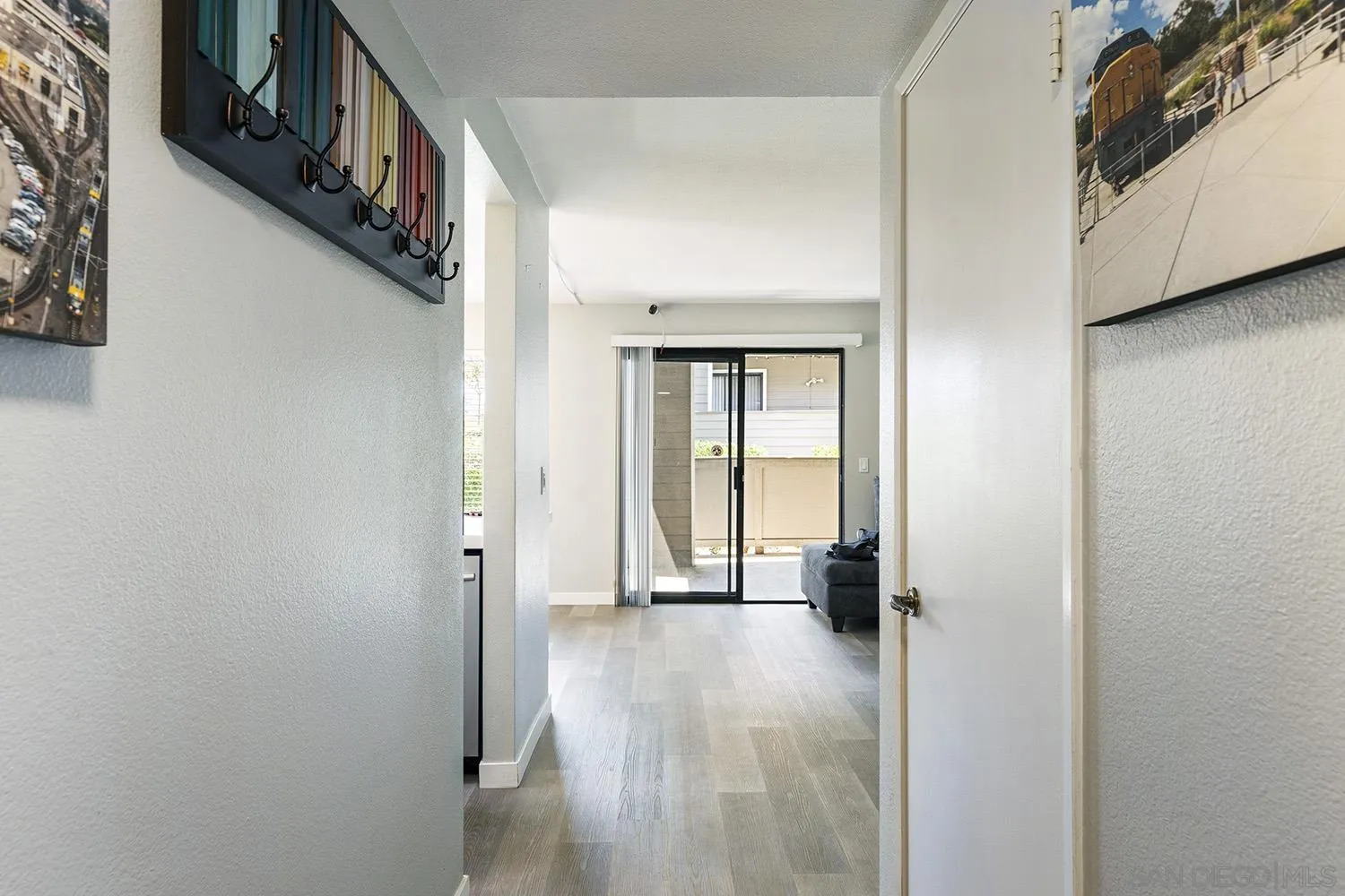 https://cdn.realtyfeed.com/cdn/127/260014866/7b81e84ec091d55d3b25f0565bae3c57.webp