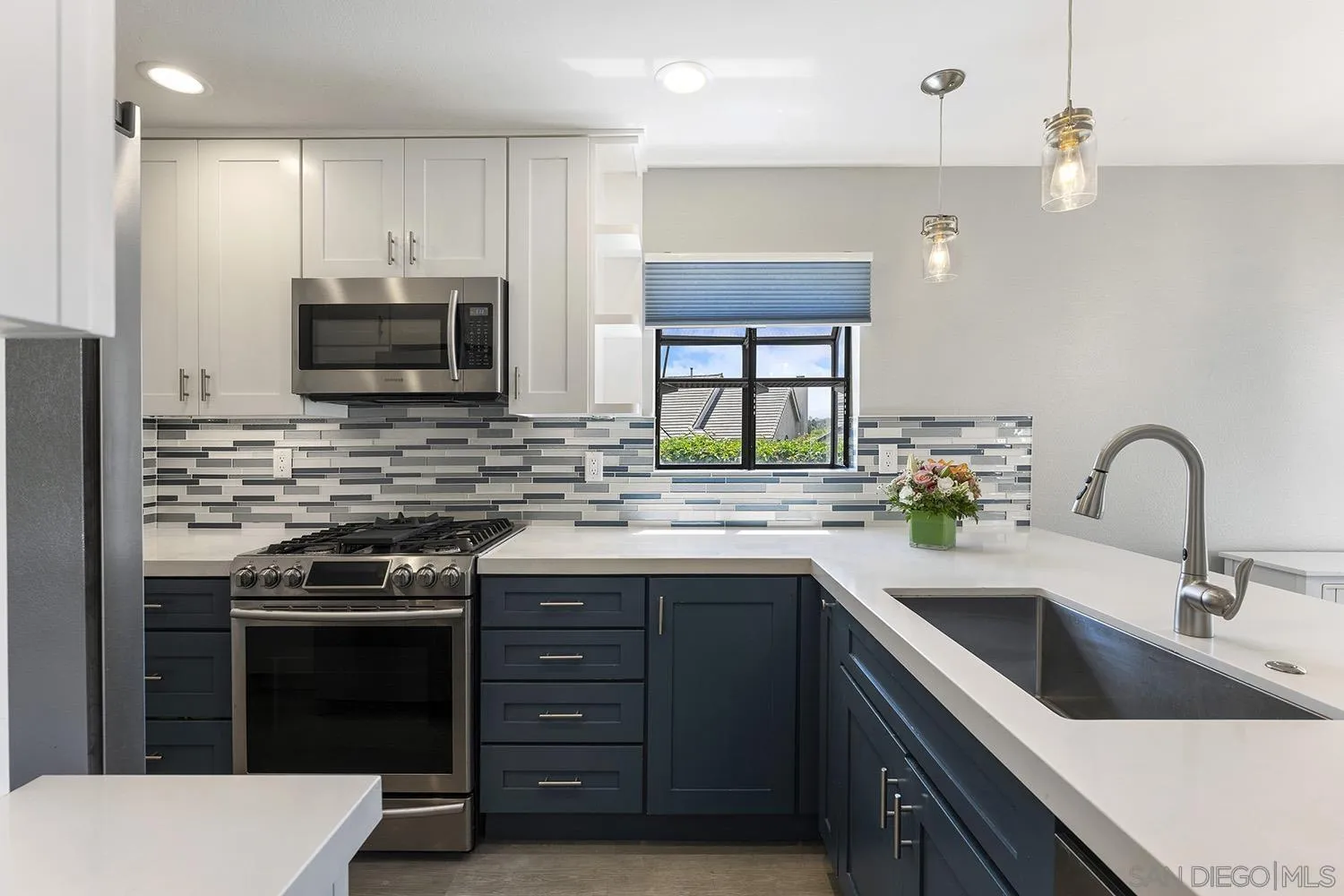 https://cdn.realtyfeed.com/cdn/127/260014866/9996a4545eefae9335210fd103d55a0b.webp