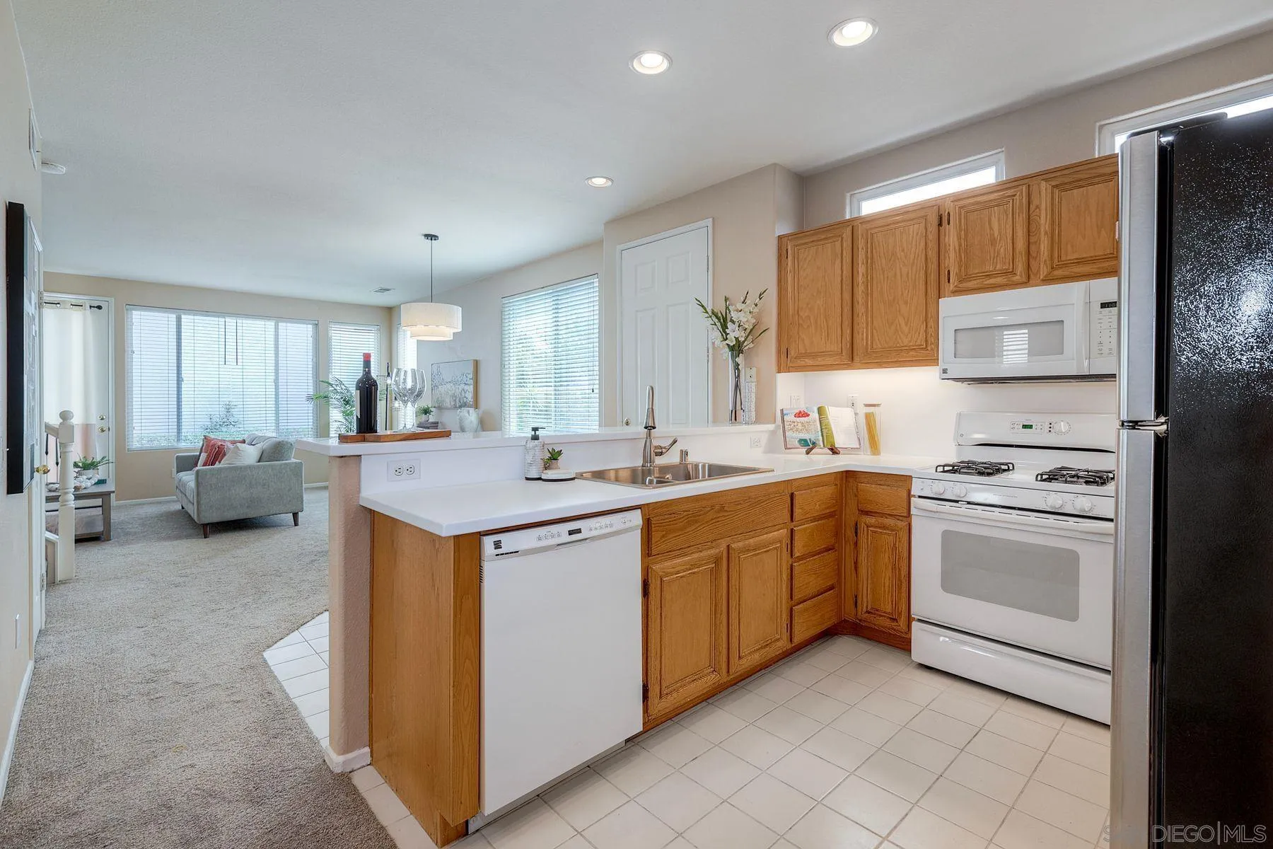https://cdn.realtyfeed.com/cdn/127/260014872/7ce68bd84c7fc7d7c26fce5f220557c8.webp
