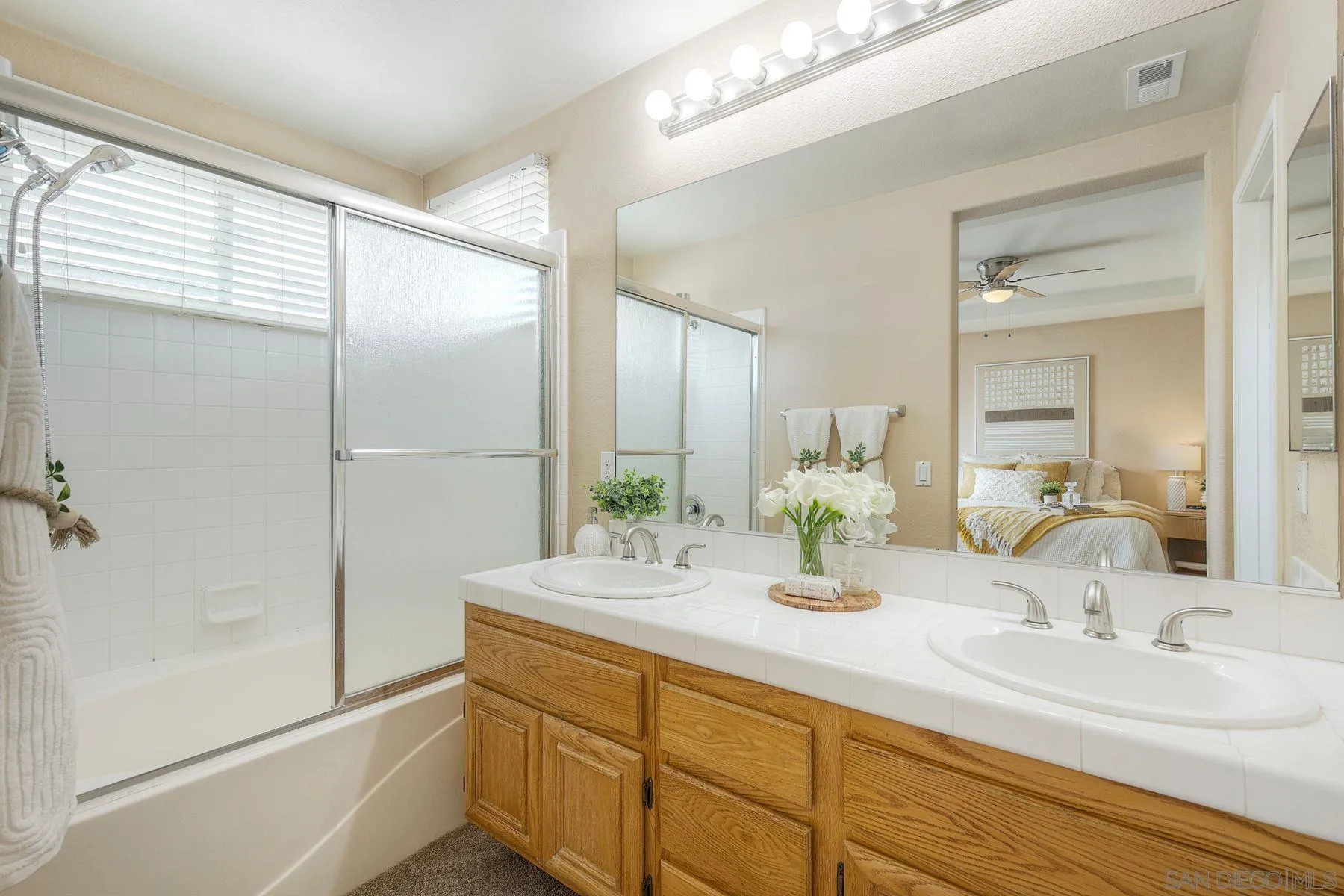 https://cdn.realtyfeed.com/cdn/127/260014872/b2c720b07cc68f5c3b1bd027ae3ebceb.webp