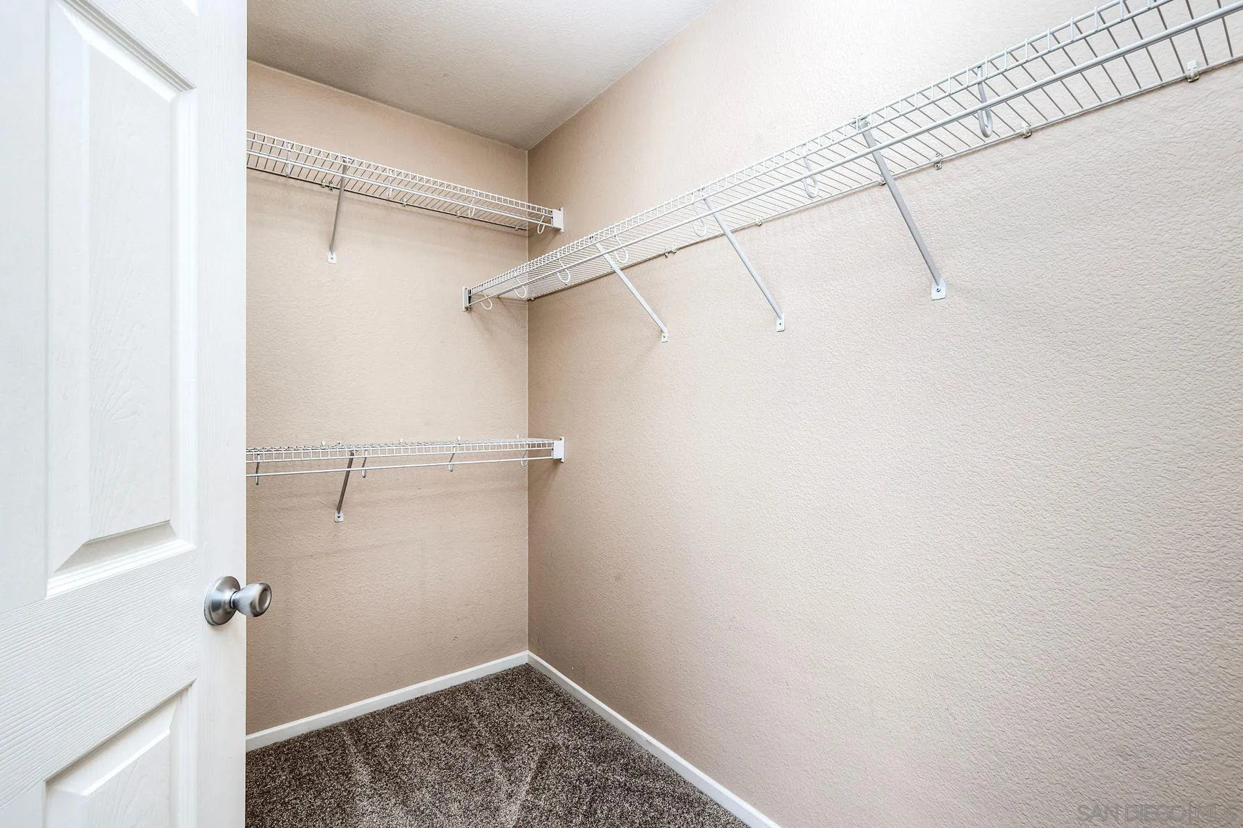 https://cdn.realtyfeed.com/cdn/127/260014872/d12efe747216a34b17a964d66ed8708e.webp