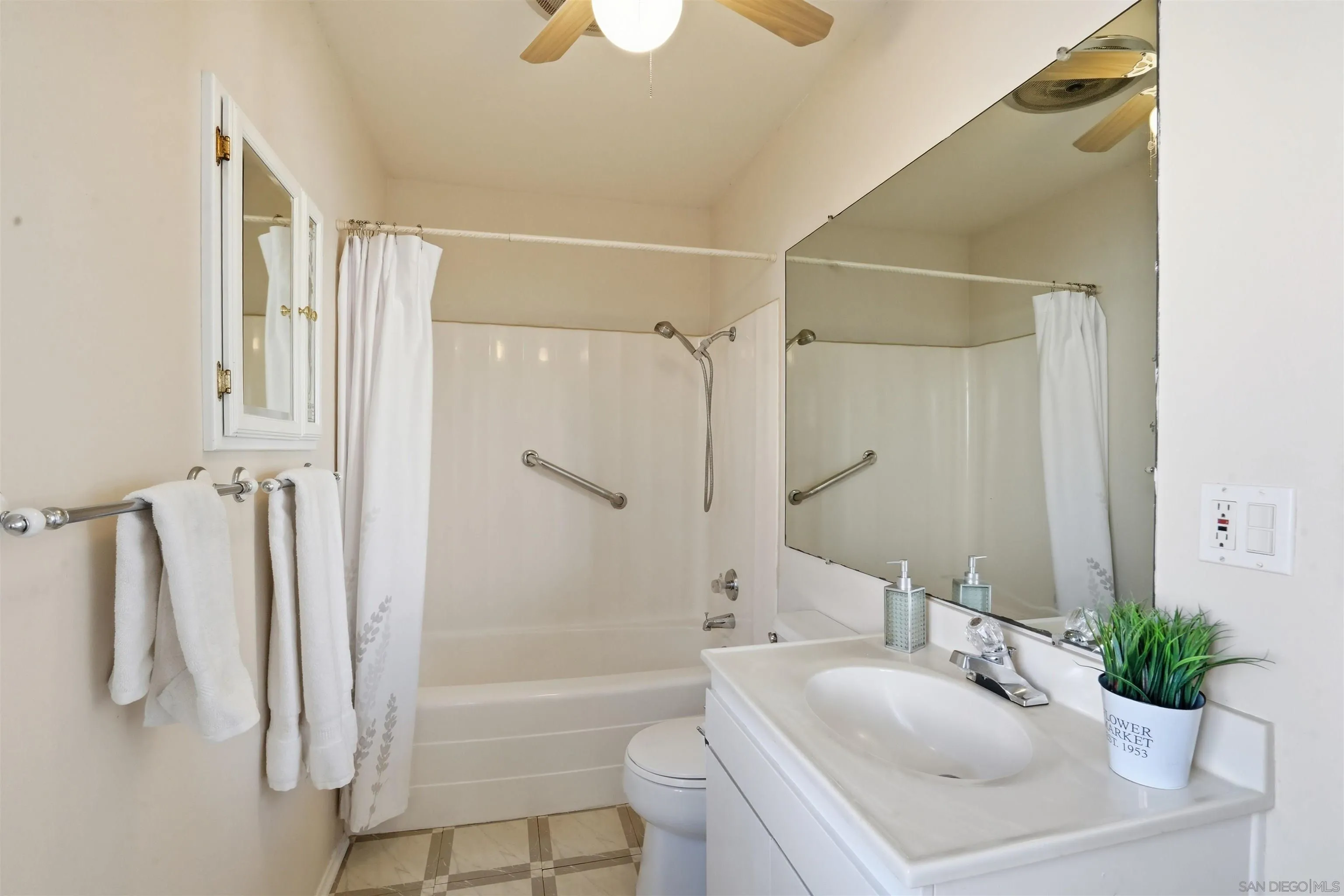 Photo #27: 260014875 Listing: Photo #27