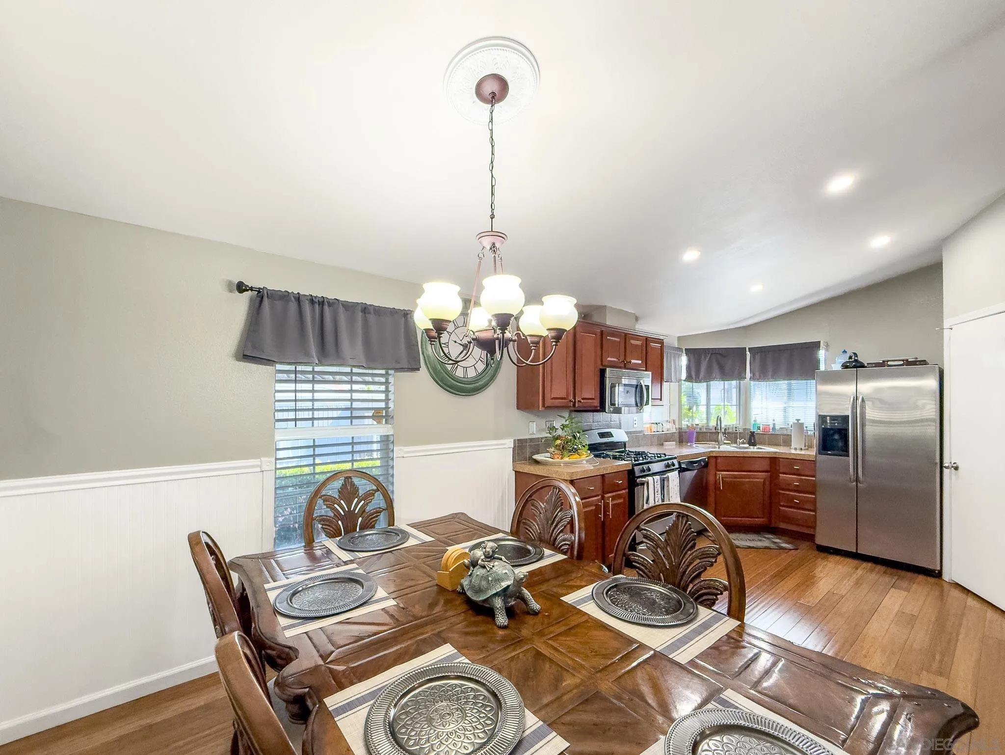 https://cdn.realtyfeed.com/cdn/127/260014876/6743604569ffd21ecf8f9375af00af30.webp