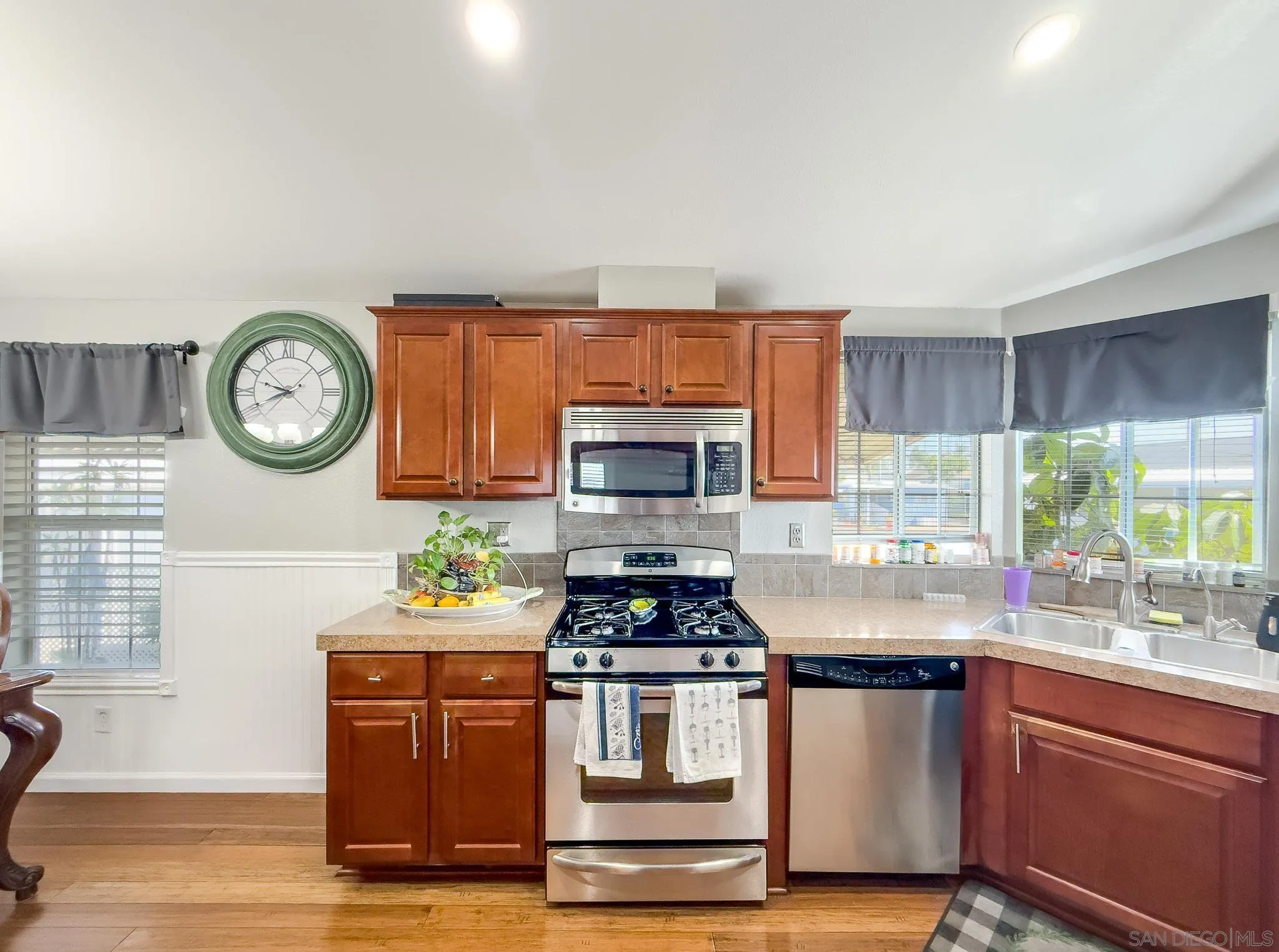 https://cdn.realtyfeed.com/cdn/127/260014876/78a5276a99a9eabbc6e2f2755dae29d5.webp