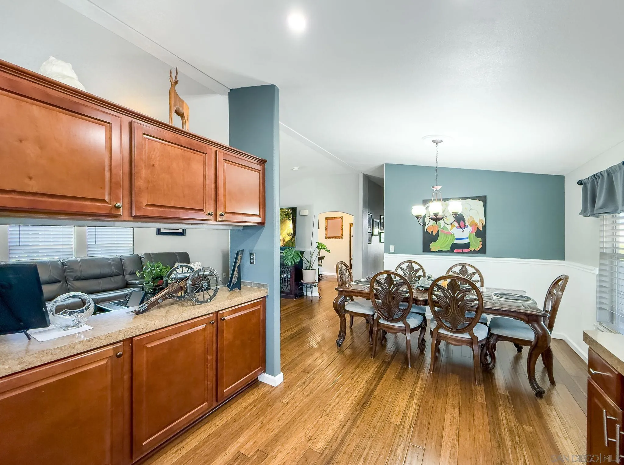 https://cdn.realtyfeed.com/cdn/127/260014876/cc8c47842e61f91e636d21577a475df6.webp