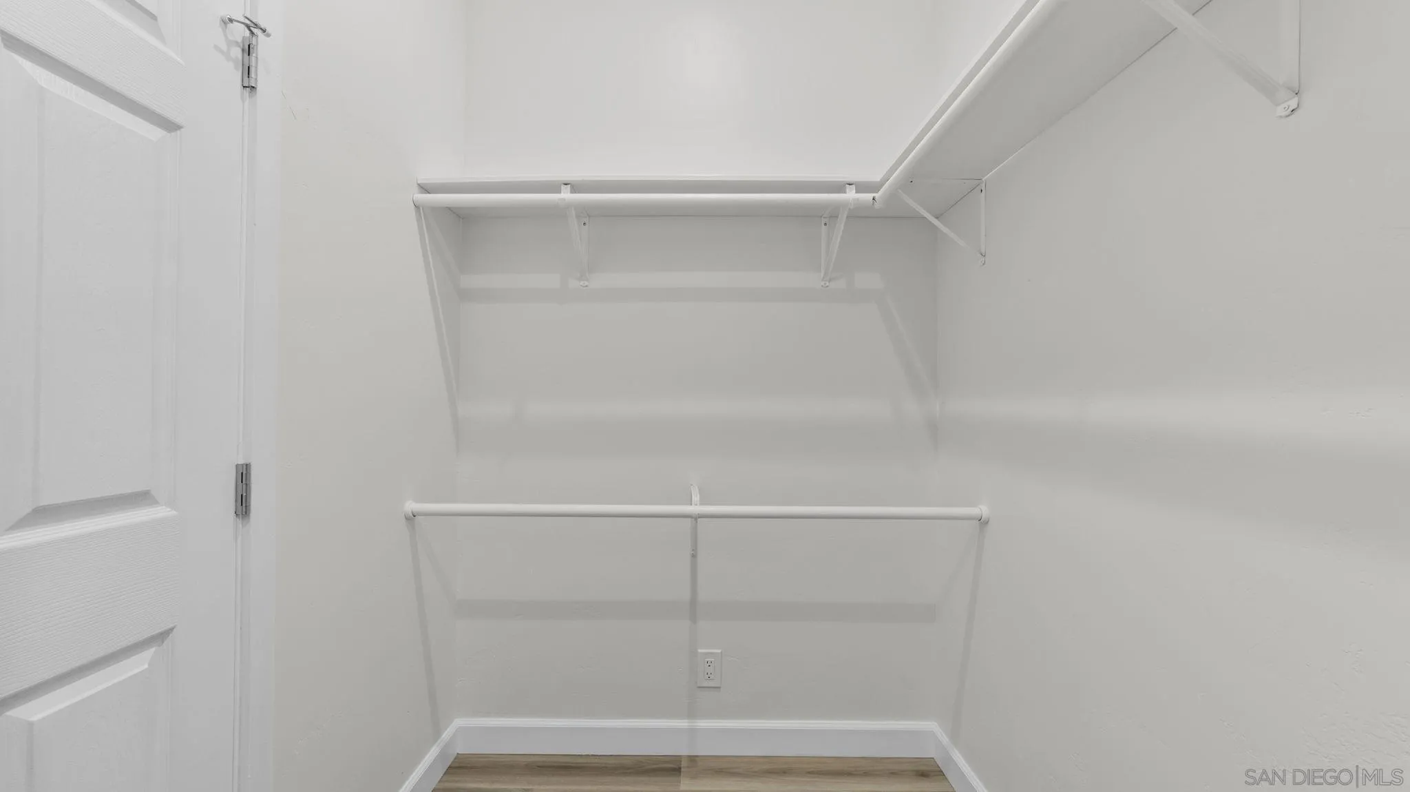 https://cdn.realtyfeed.com/cdn/127/260014877/389684f54a11eb3eaba99dc7410d56e7.webp