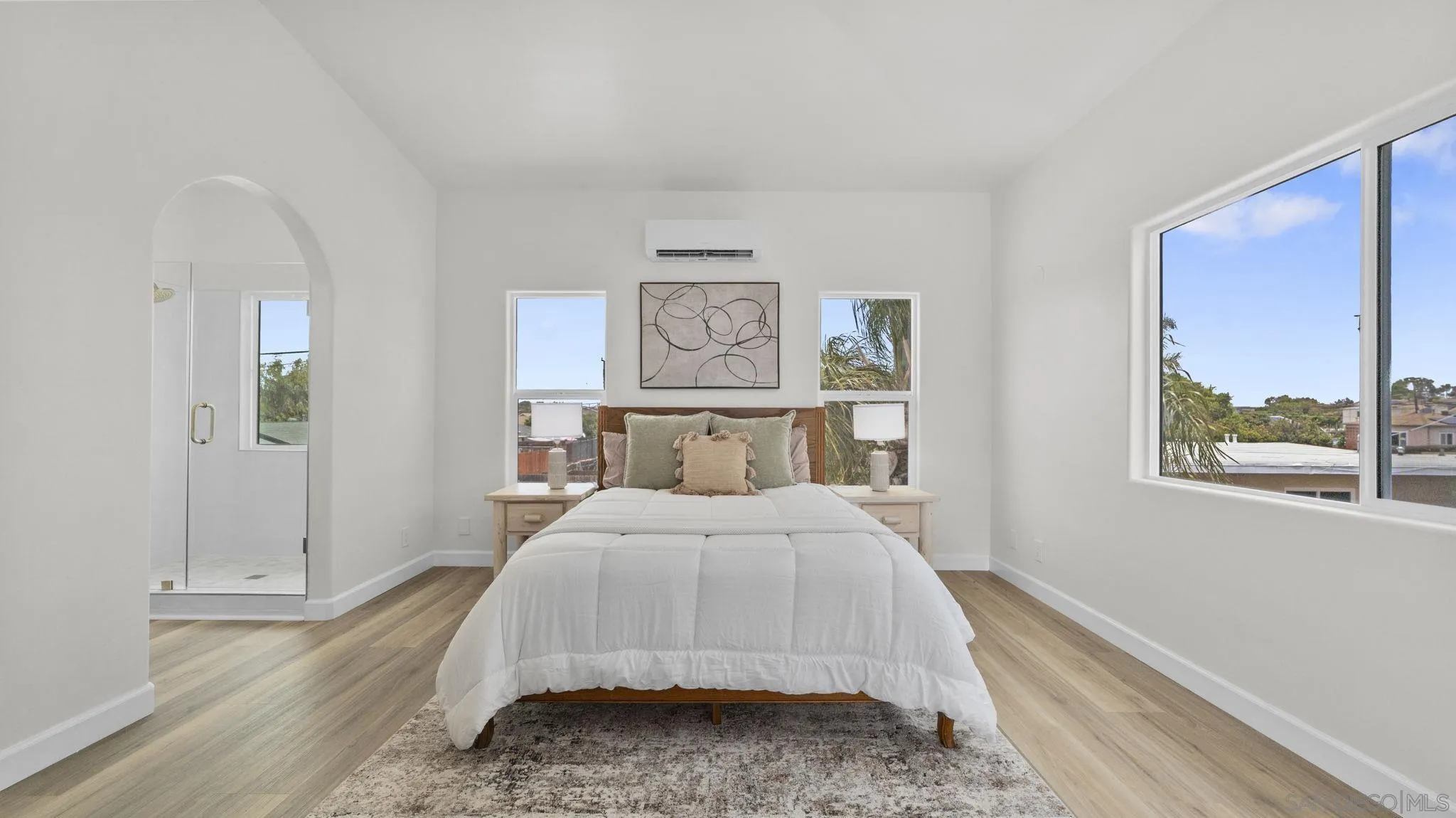 https://cdn.realtyfeed.com/cdn/127/260014877/44c83447e6f09f1814bef2565bd54d97.webp