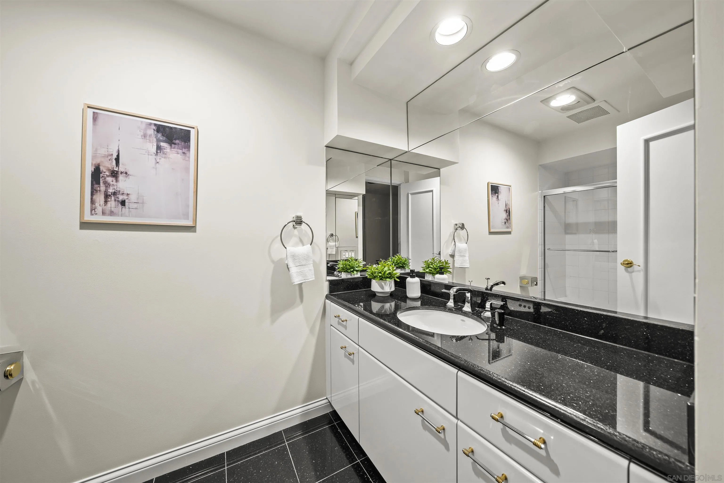 Photo #32: 260014878 Listing: Photo #32