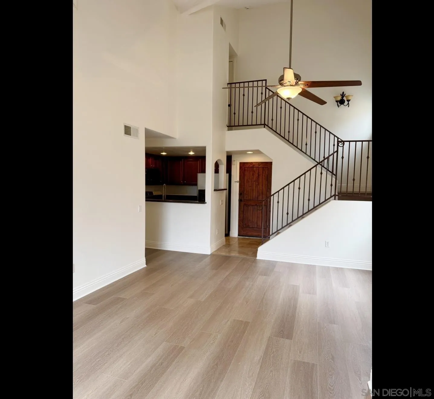 https://cdn.realtyfeed.com/cdn/127/260014879/384638449792fa54df6e0883e5c52f35.webp