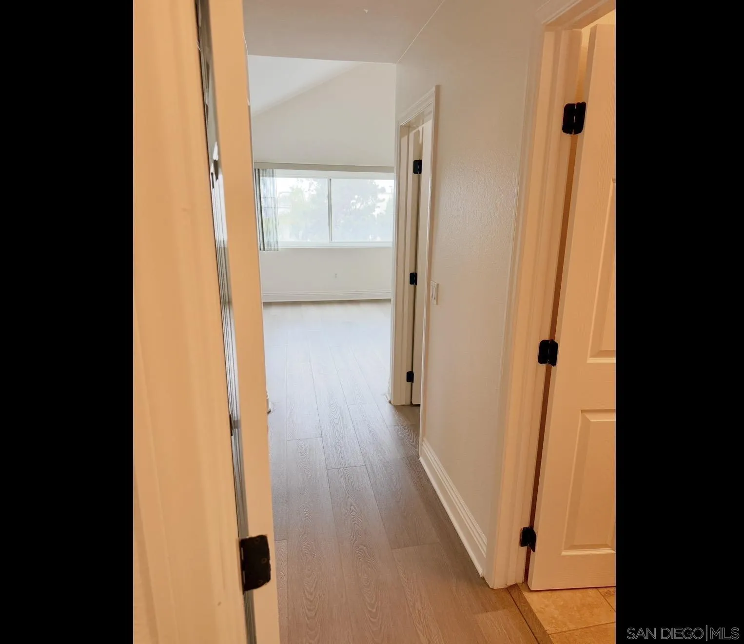 https://cdn.realtyfeed.com/cdn/127/260014879/5f52d0756341665bbea9091090cc35b2.webp