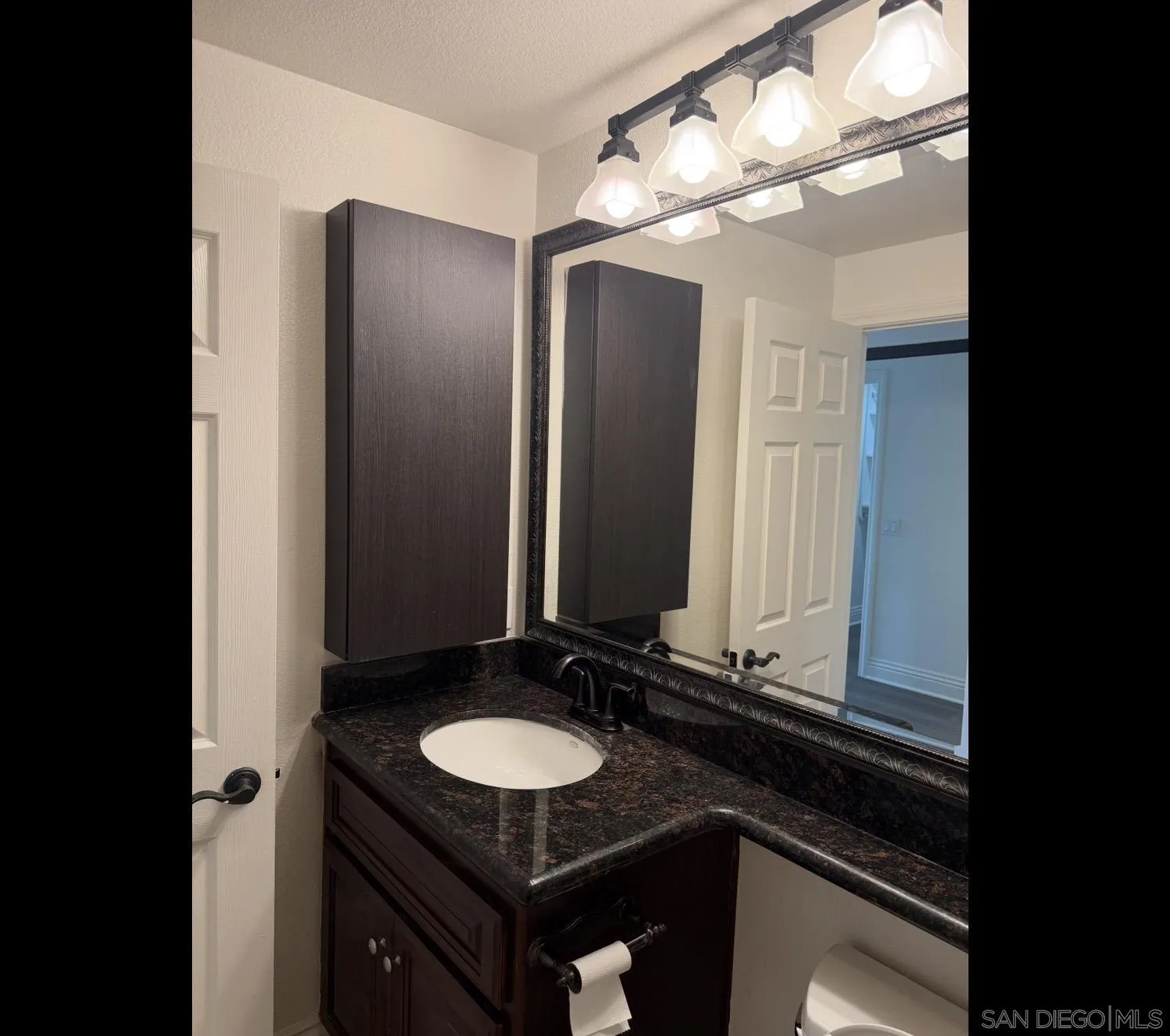 https://cdn.realtyfeed.com/cdn/127/260014879/70fb497782adc917b711ca7b3f959f37.webp