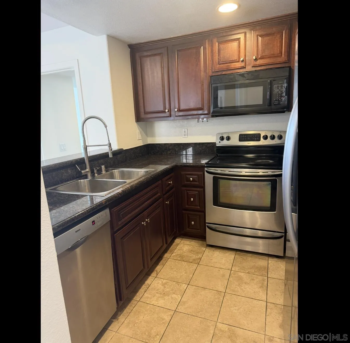 https://cdn.realtyfeed.com/cdn/127/260014879/dbf6e848670b96fa05eb0c52912bf205.webp