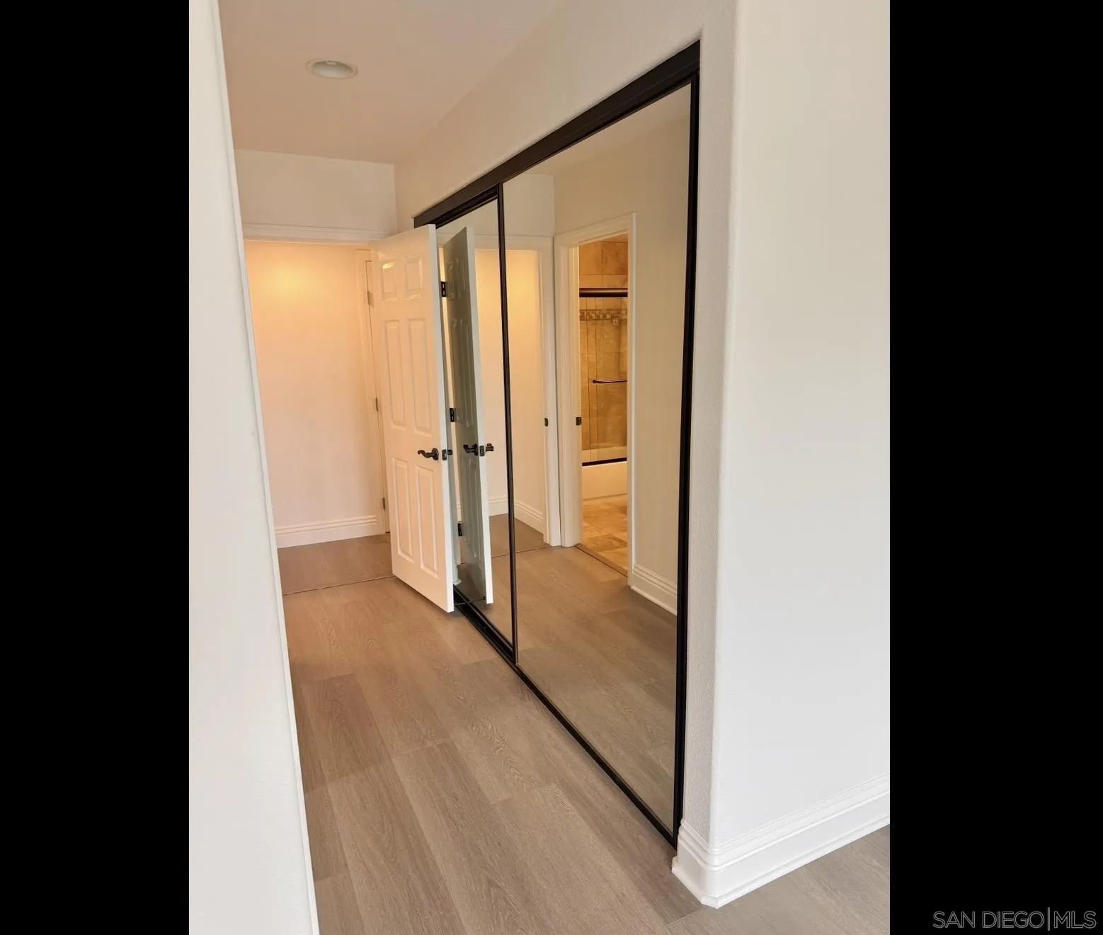 https://cdn.realtyfeed.com/cdn/127/260014879/fd5c35bd62bf2c53dc29985282104254.webp