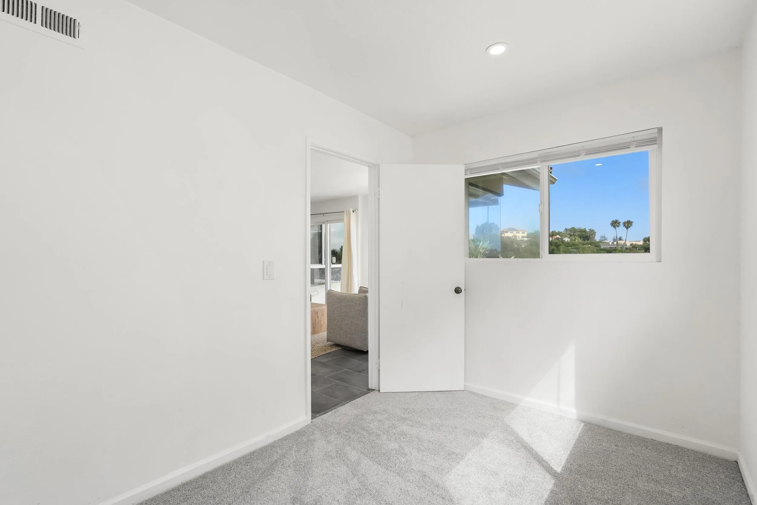 https://cdn.realtyfeed.com/cdn/127/260014880/310dbbc369021f2d9e6933503d2041e5.webp