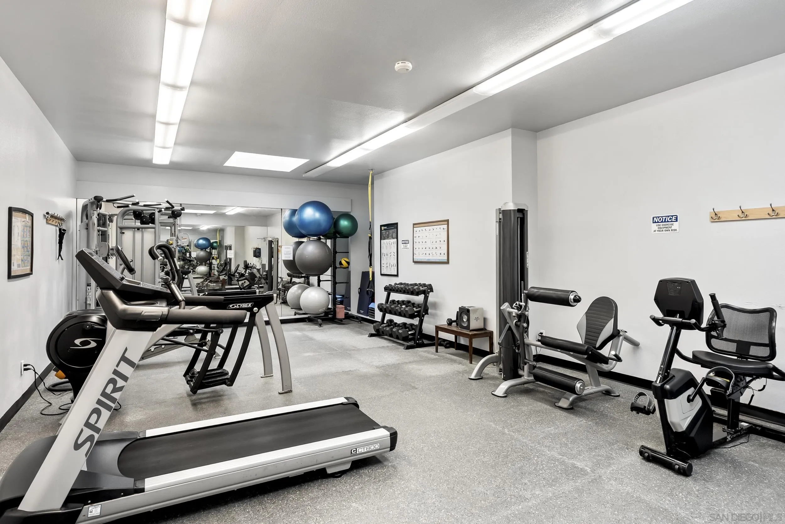 https://cdn.realtyfeed.com/cdn/127/260014880/47aad49dad7dfe2fc800e43cf9b117c7.webp