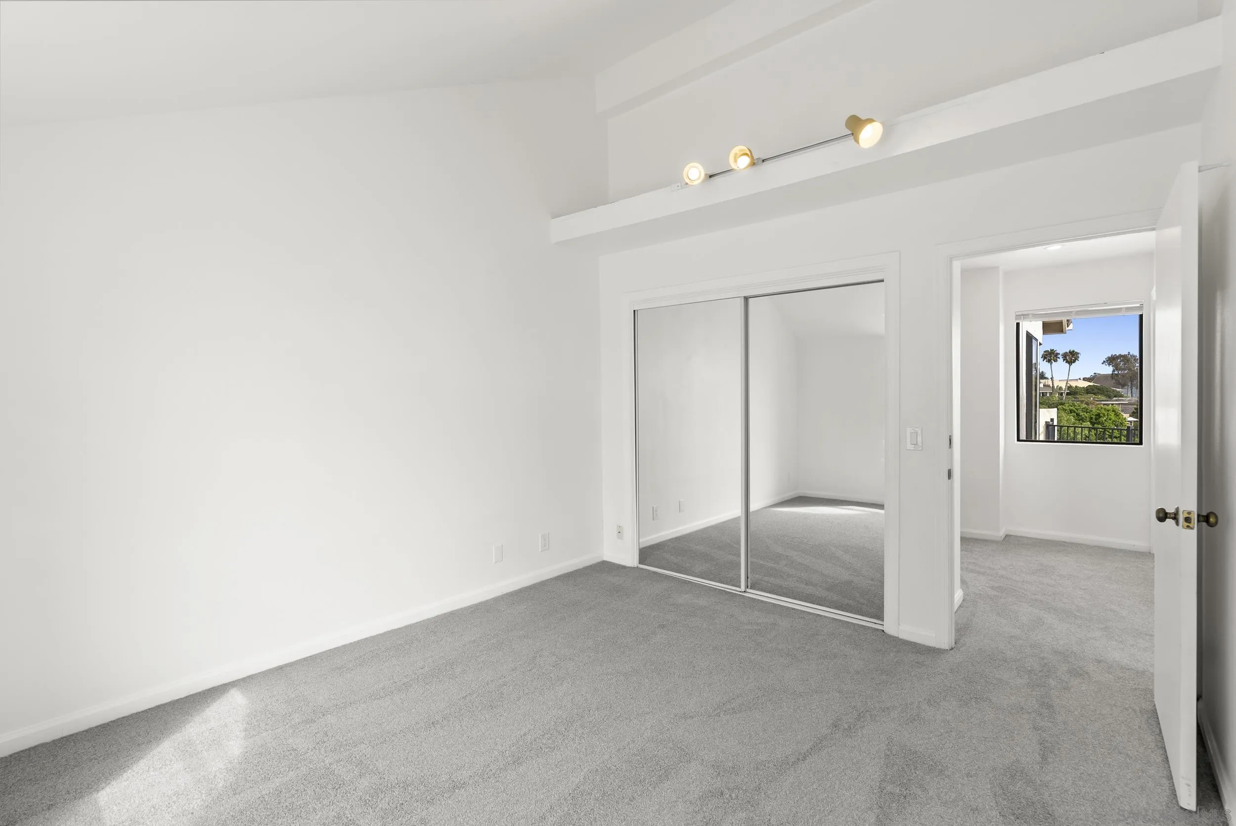 https://cdn.realtyfeed.com/cdn/127/260014880/553179a4a2a5baa682059511c489279b.webp