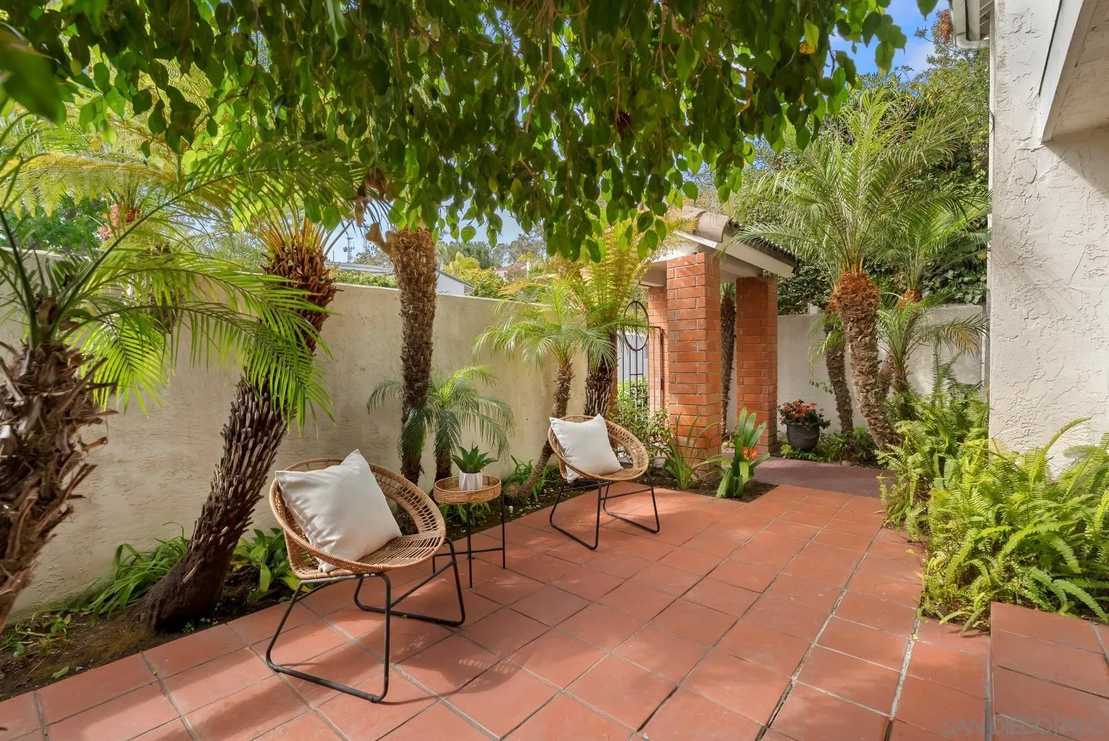 https://cdn.realtyfeed.com/cdn/127/260014880/bf6271a774388837215a868fdf8096cd.webp