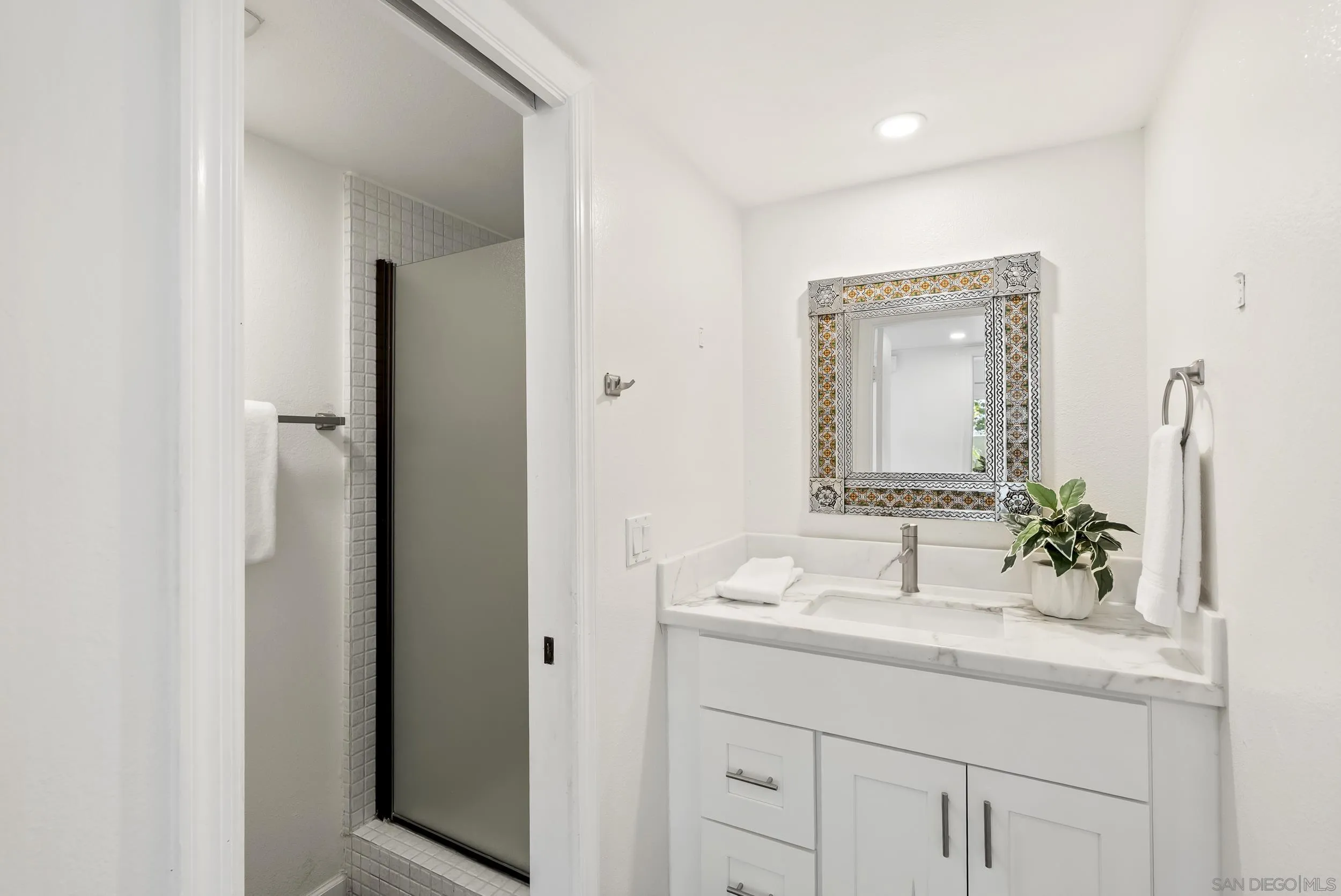 https://cdn.realtyfeed.com/cdn/127/260014880/c34b68f0338030cf40ad228852c0fc9e.webp