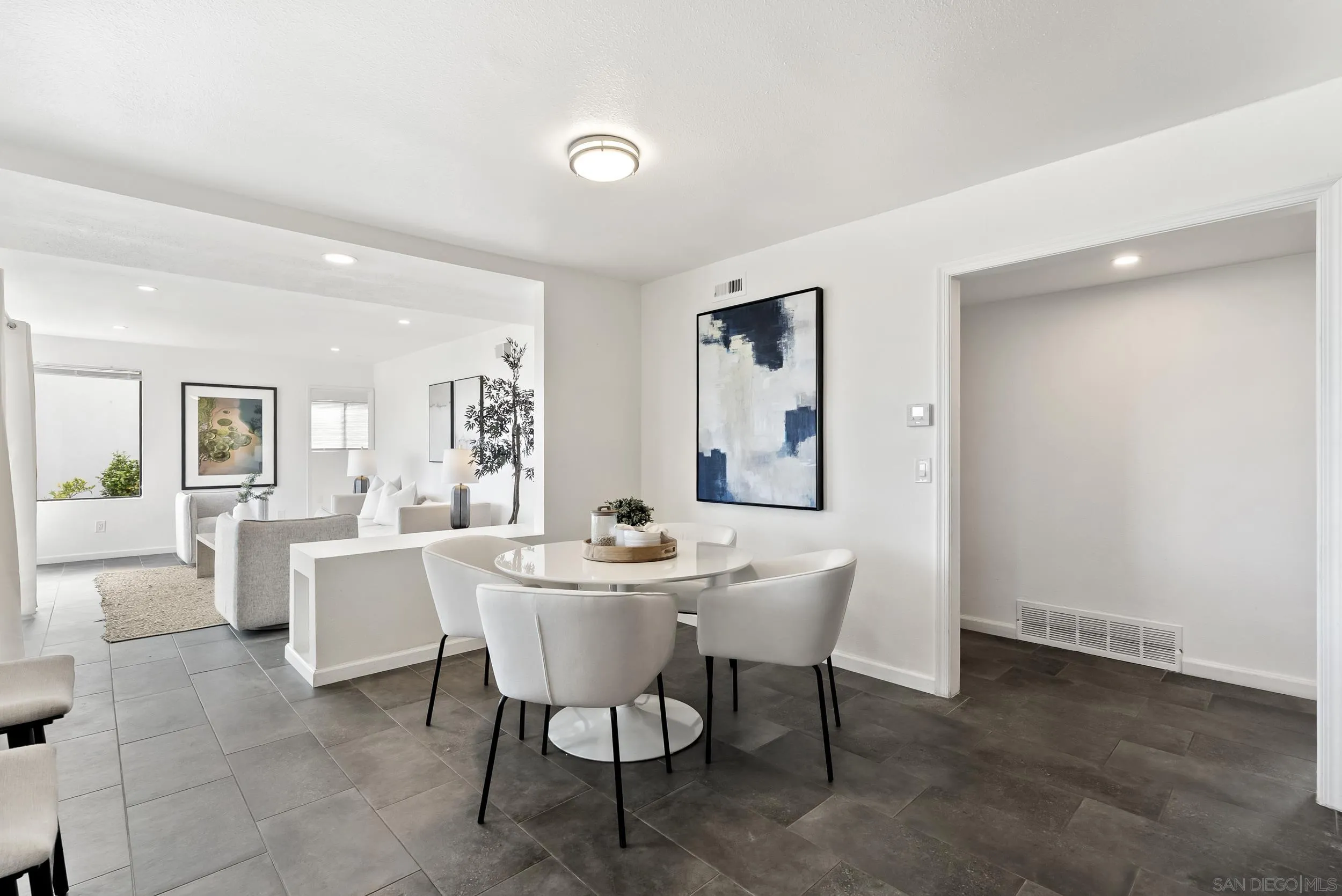 https://cdn.realtyfeed.com/cdn/127/260014880/e1b991f4a07c26d90d2beef171caa033.webp