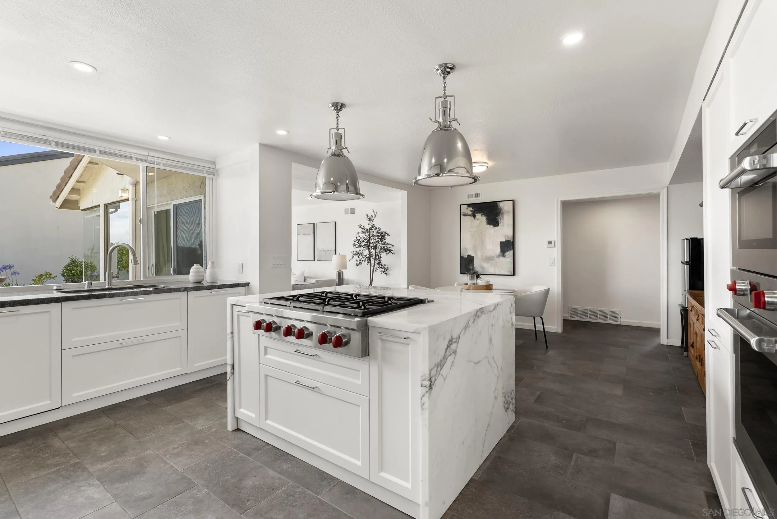 https://cdn.realtyfeed.com/cdn/127/260014880/e43e7d0386dada1e4b01e22123821aae.webp