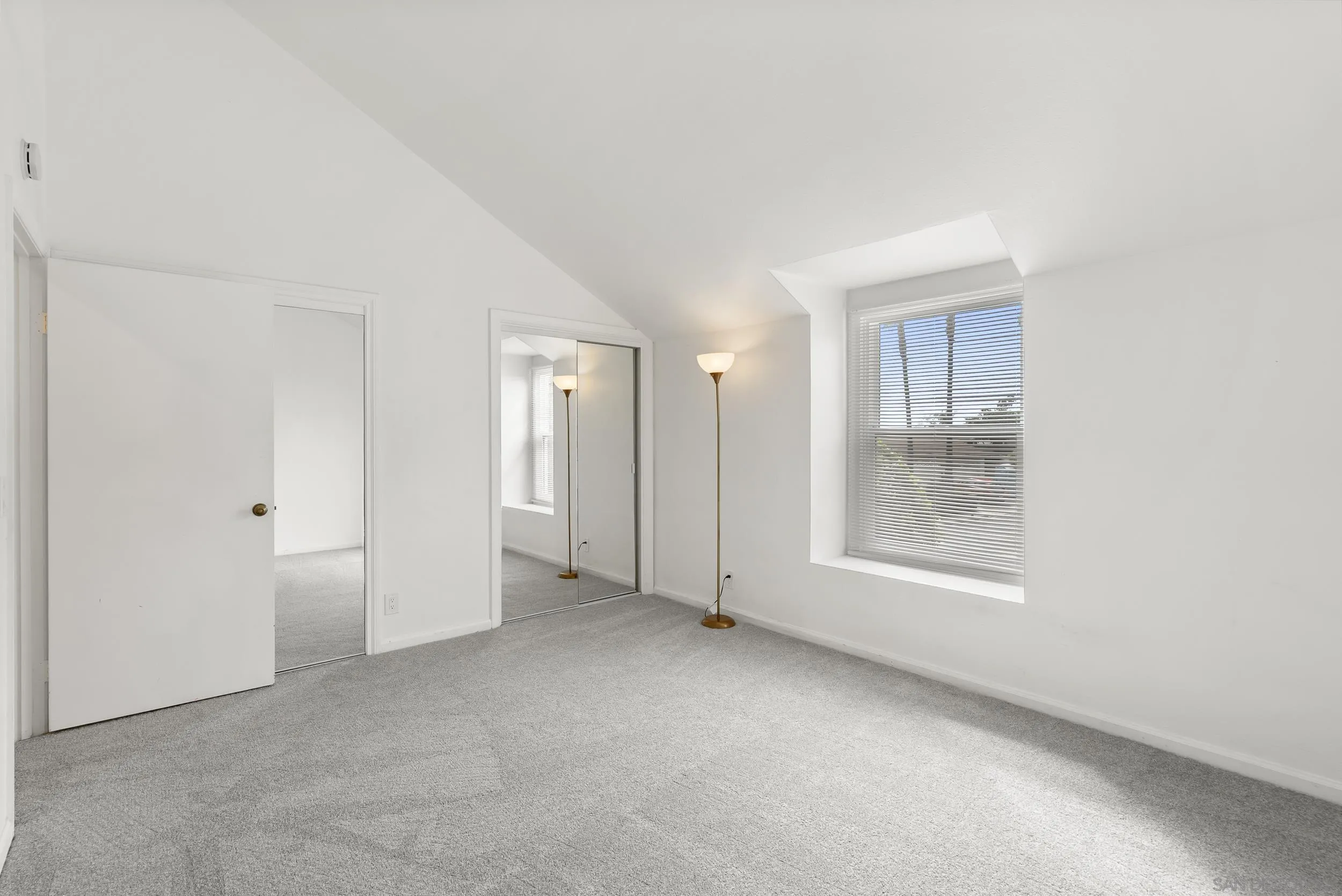 https://cdn.realtyfeed.com/cdn/127/260014880/e88bdbb85a38f9622ab876ac65d7a8df.webp
