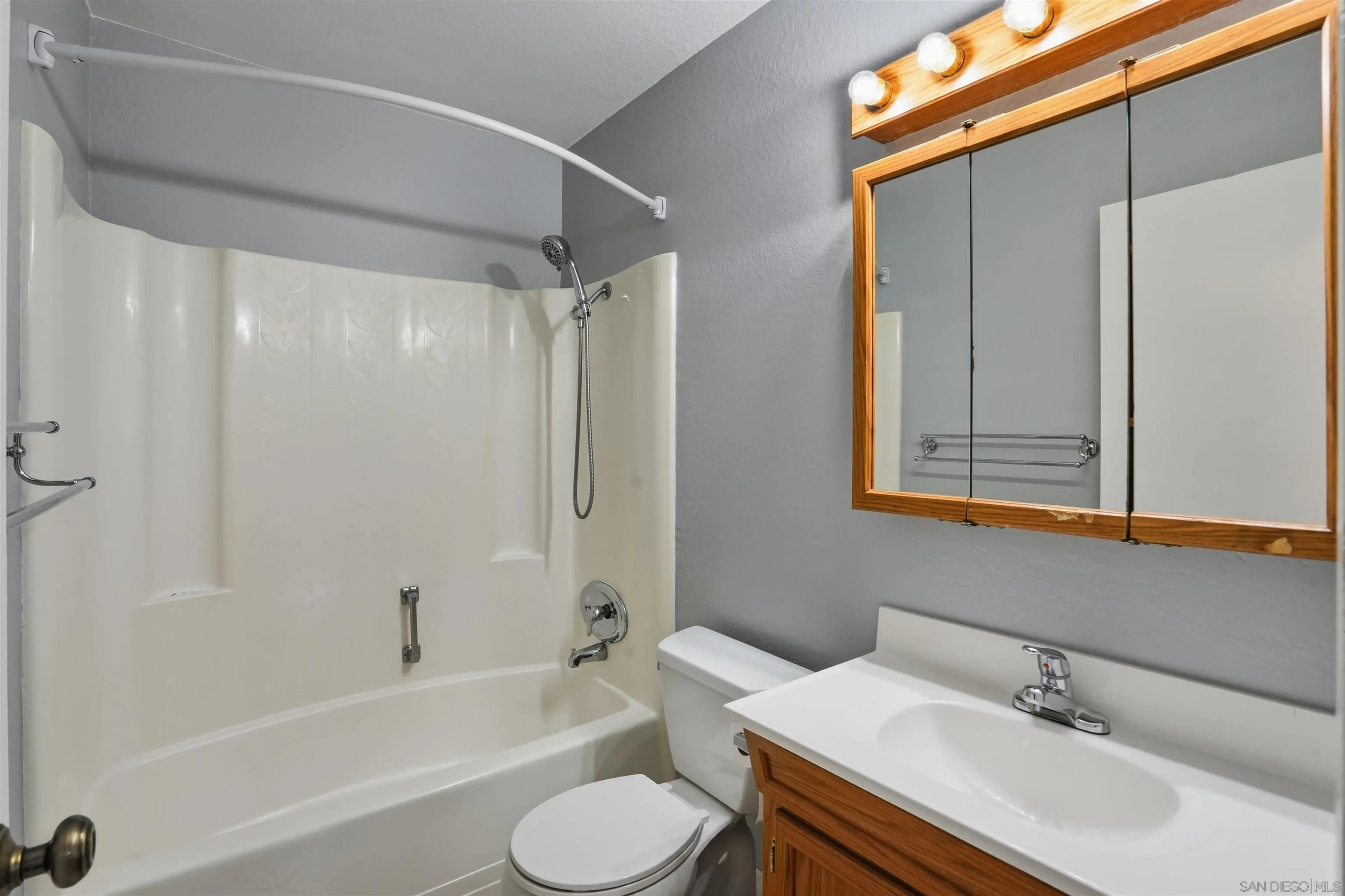 https://cdn.realtyfeed.com/cdn/127/260014881/4c2ff2bc363252a3cbec0b1b353e2a36.webp