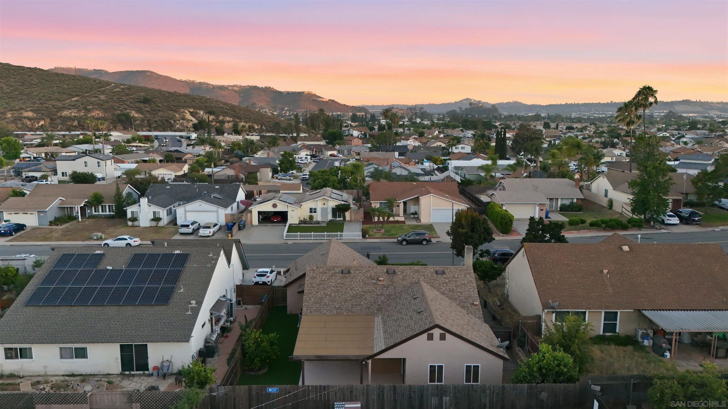 https://cdn.realtyfeed.com/cdn/127/260014881/8bda3a1e658cce21ddefe9dbb15ad386.webp