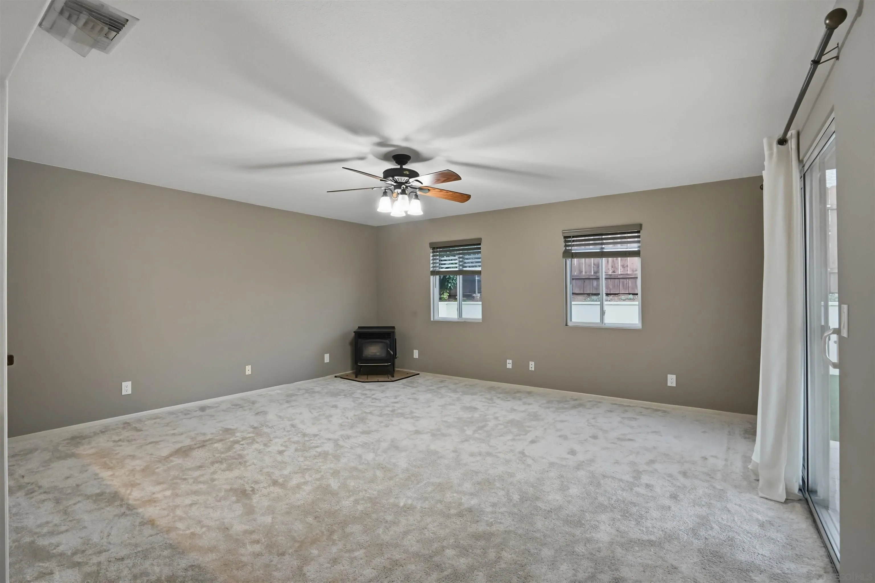 https://cdn.realtyfeed.com/cdn/127/260014881/9fcd2289ccd96708b7e6cf14ace41465.webp