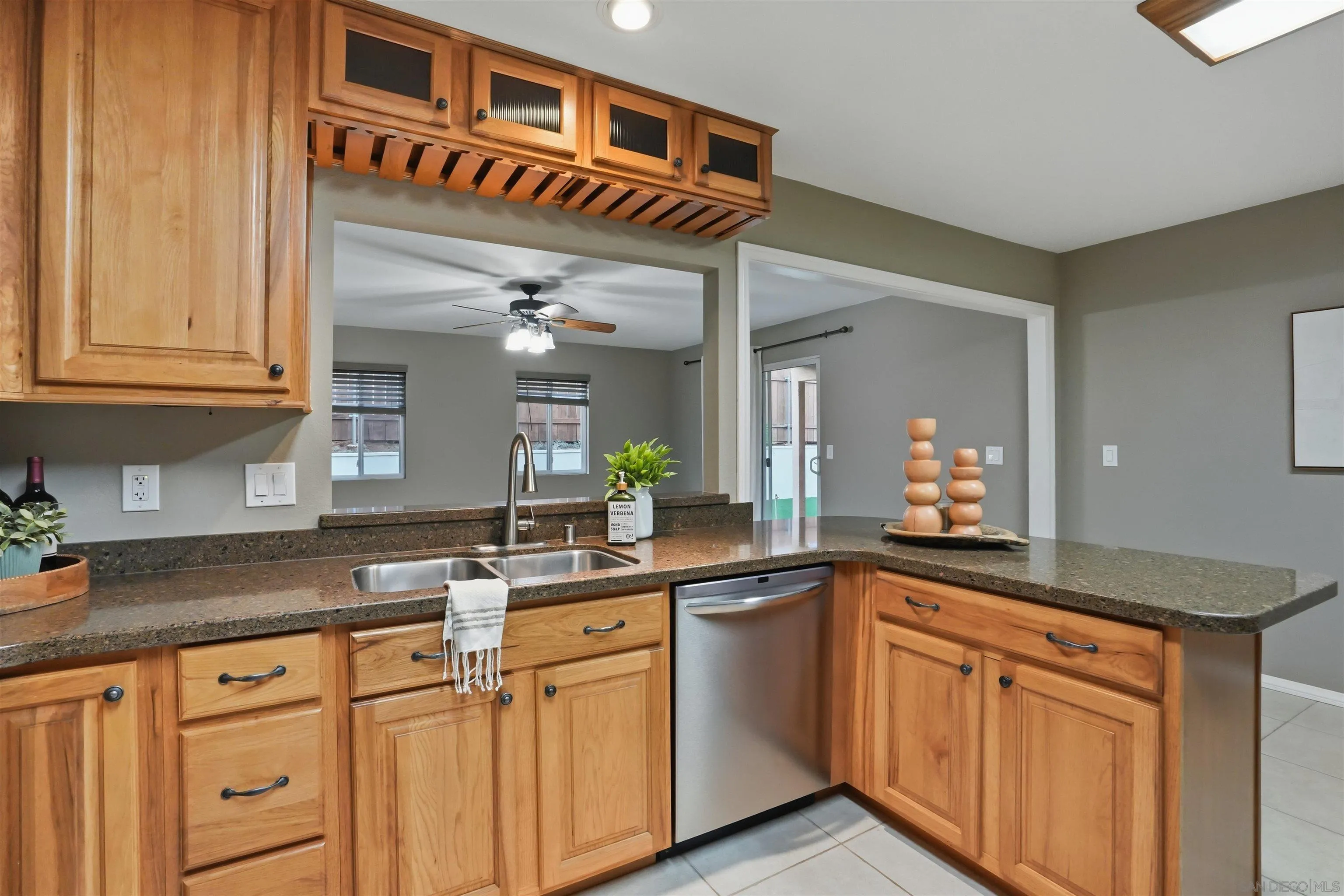 https://cdn.realtyfeed.com/cdn/127/260014881/c0018224f26967b81e112d3ea9a8ec2f.webp