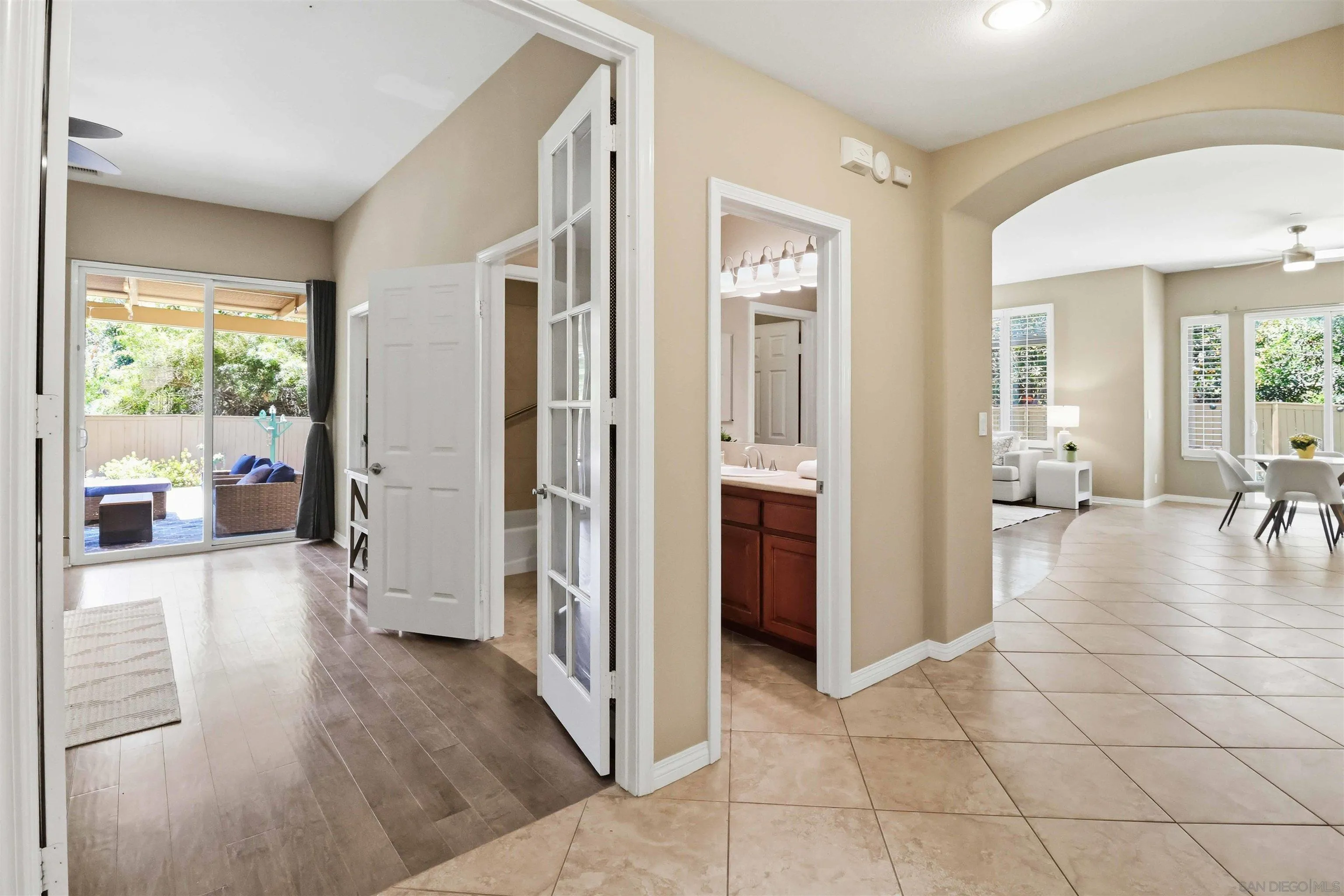 https://cdn.realtyfeed.com/cdn/127/260014882/39b1f95fee282adec734752f00754476.webp