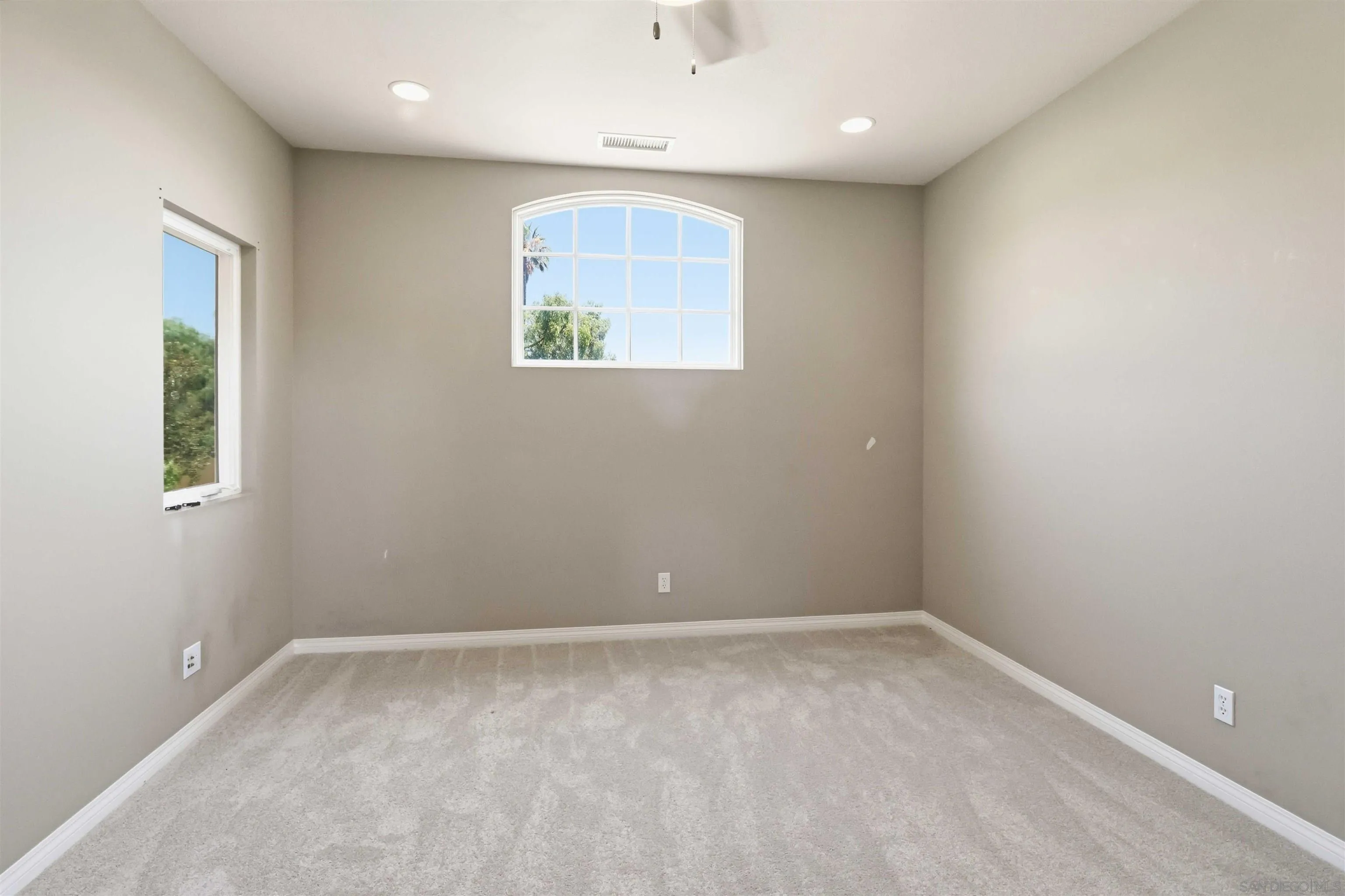 https://cdn.realtyfeed.com/cdn/127/260014882/39eb751c0c387b5b7a5749ae063c8017.webp