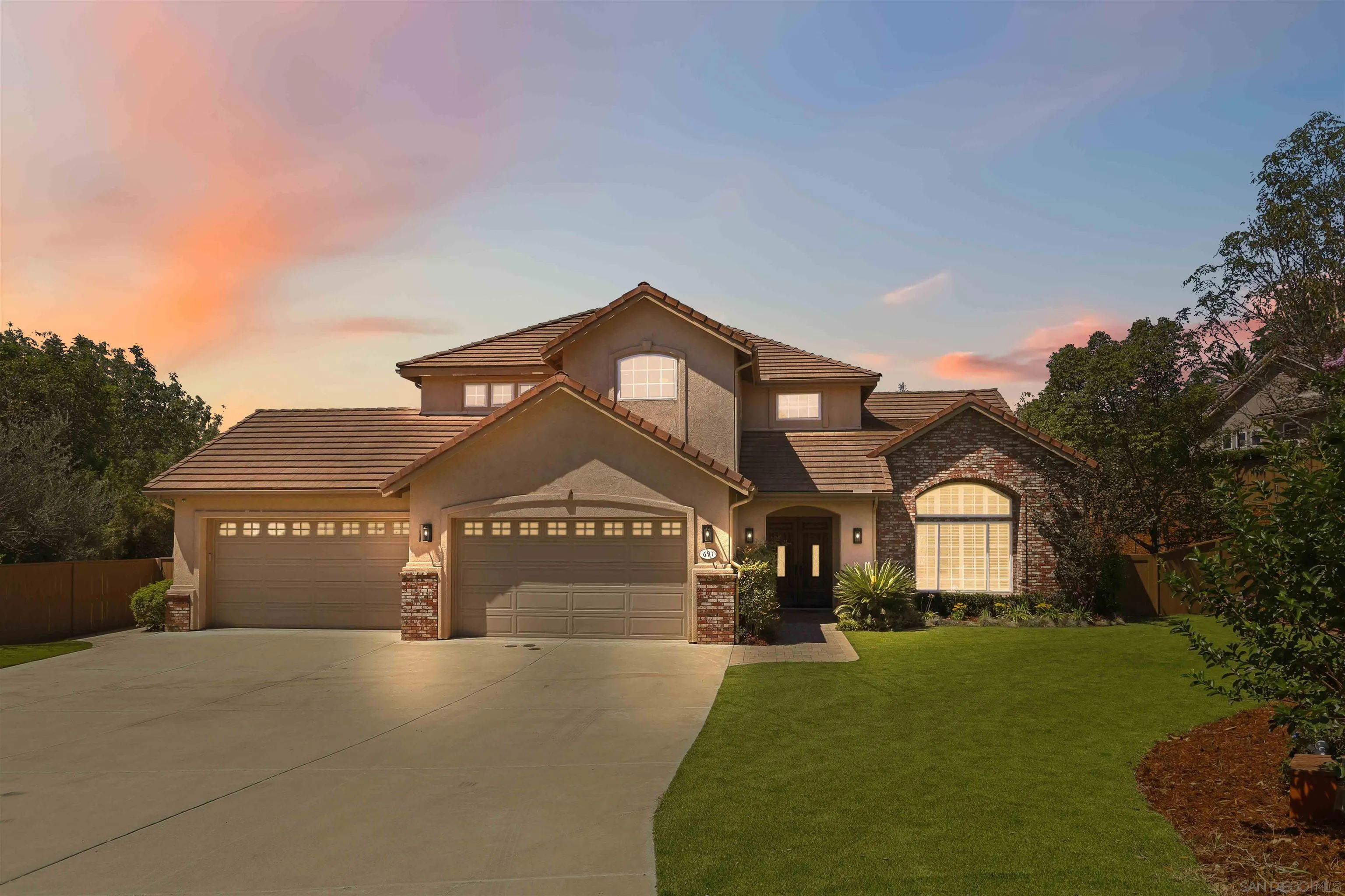 https://cdn.realtyfeed.com/cdn/127/260014882/6856bc66555c07e9e9dff28feb7d9213.webp