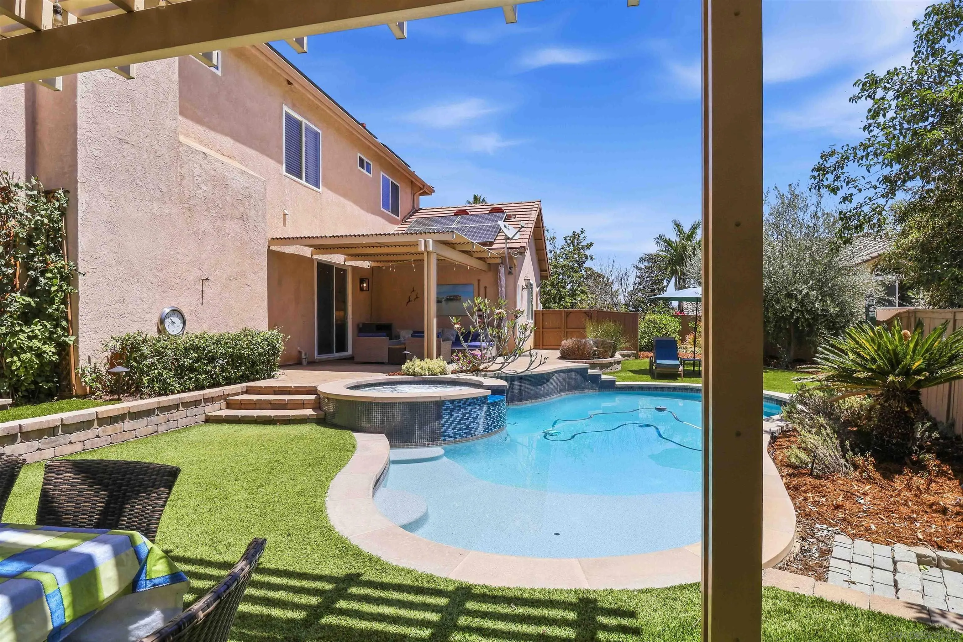 https://cdn.realtyfeed.com/cdn/127/260014882/7fd2d6b56f1d146b85a4d2db81448a54.webp