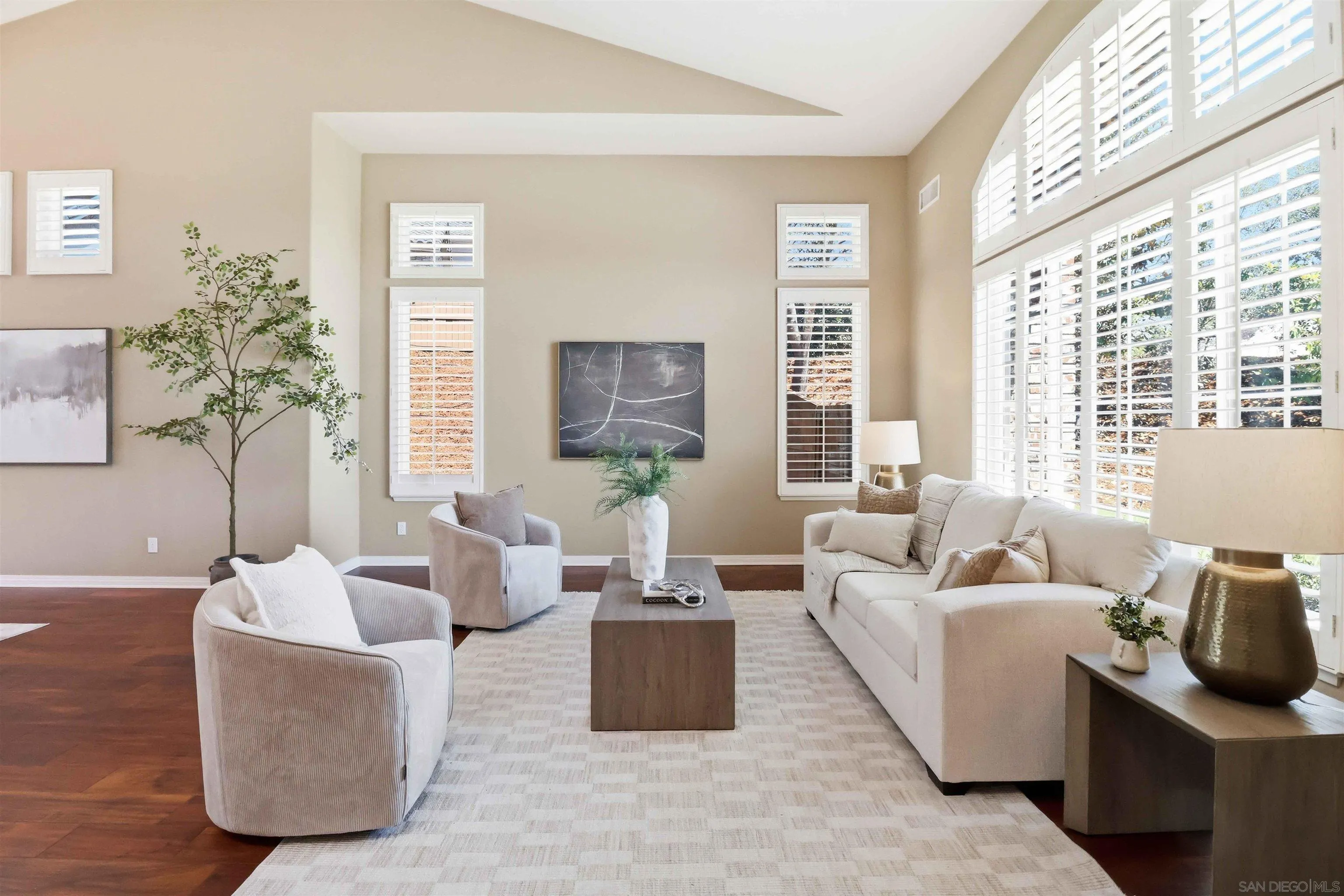 https://cdn.realtyfeed.com/cdn/127/260014882/9a75e519673d0493a2c462250d363f94.webp