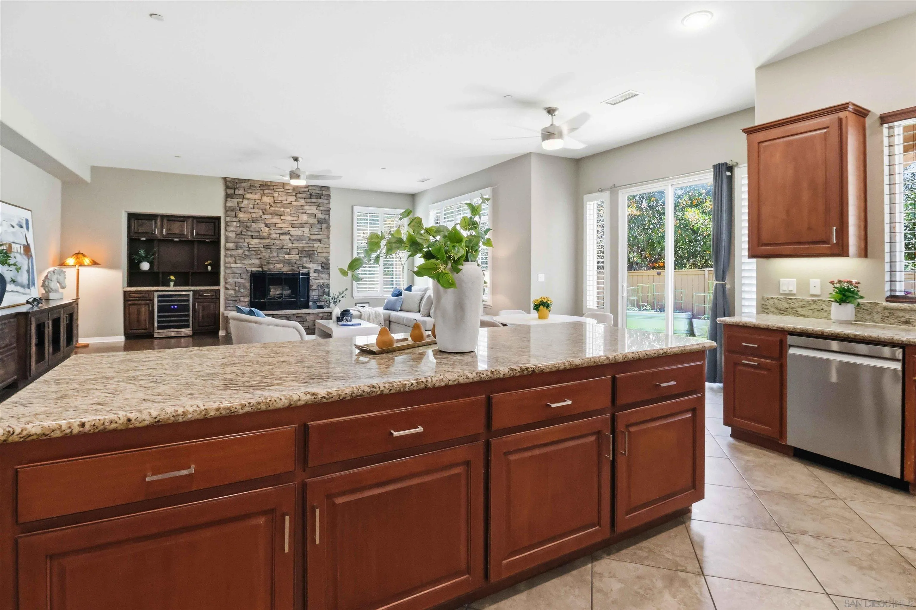 https://cdn.realtyfeed.com/cdn/127/260014882/9b637765dcdc6c0085bfaee90ee240c0.webp