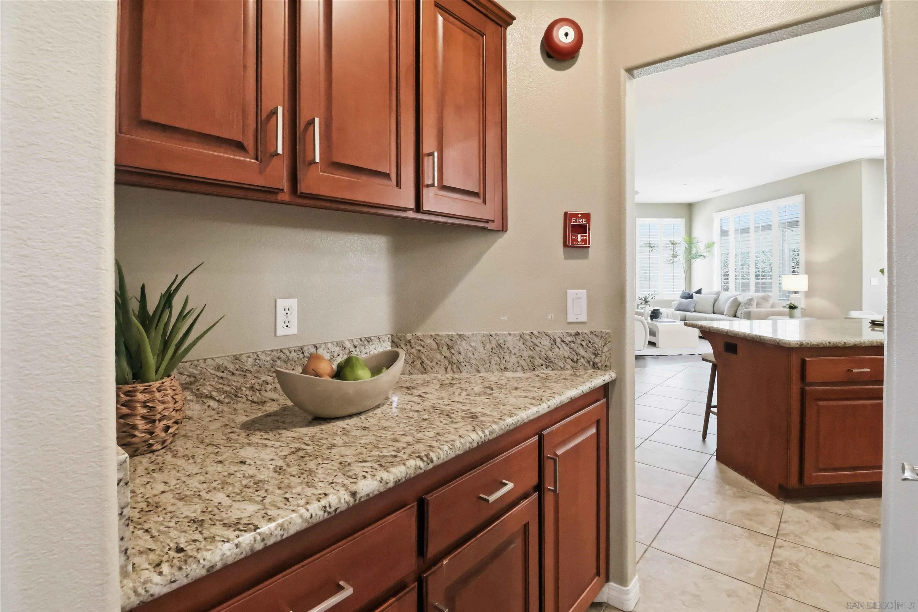 https://cdn.realtyfeed.com/cdn/127/260014882/9e100a2de55ec5467020bf5e6a74ee2c.webp