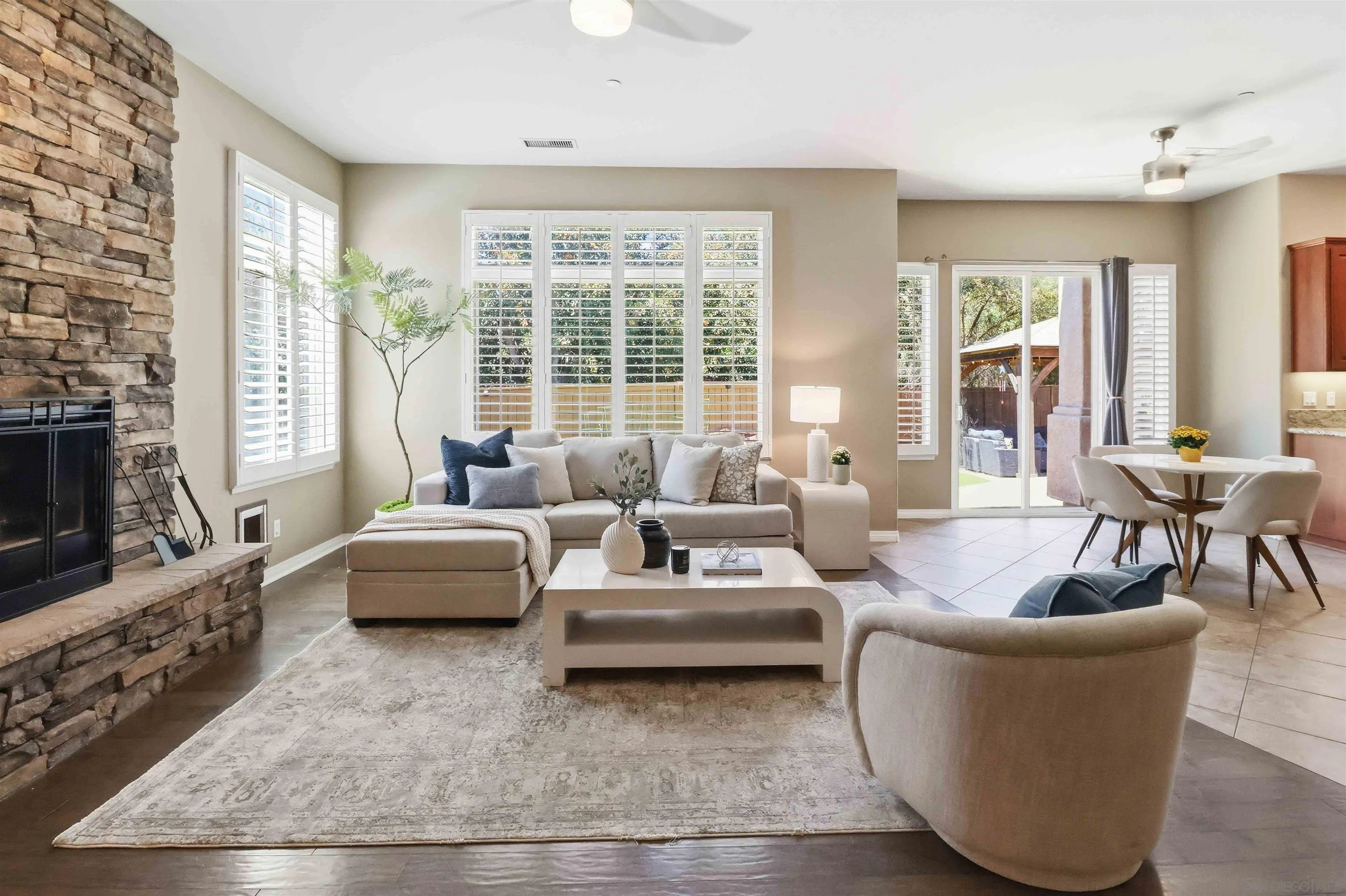 https://cdn.realtyfeed.com/cdn/127/260014882/cdb39b3d3fc103ab6862ae5ebc55ff3e.webp