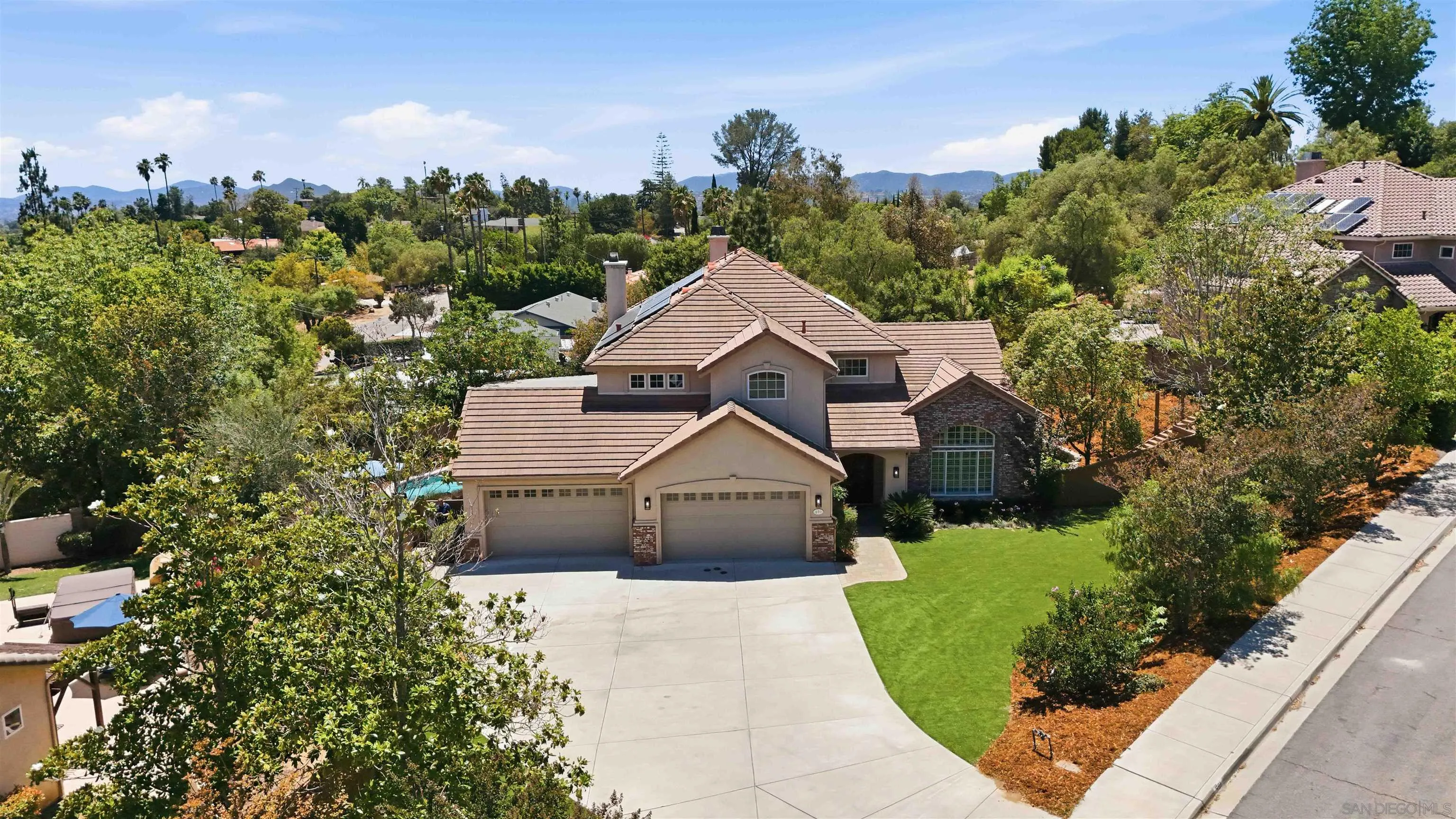 https://cdn.realtyfeed.com/cdn/127/260014882/d59bc34d431f63e7e0300681ae44a09d.webp