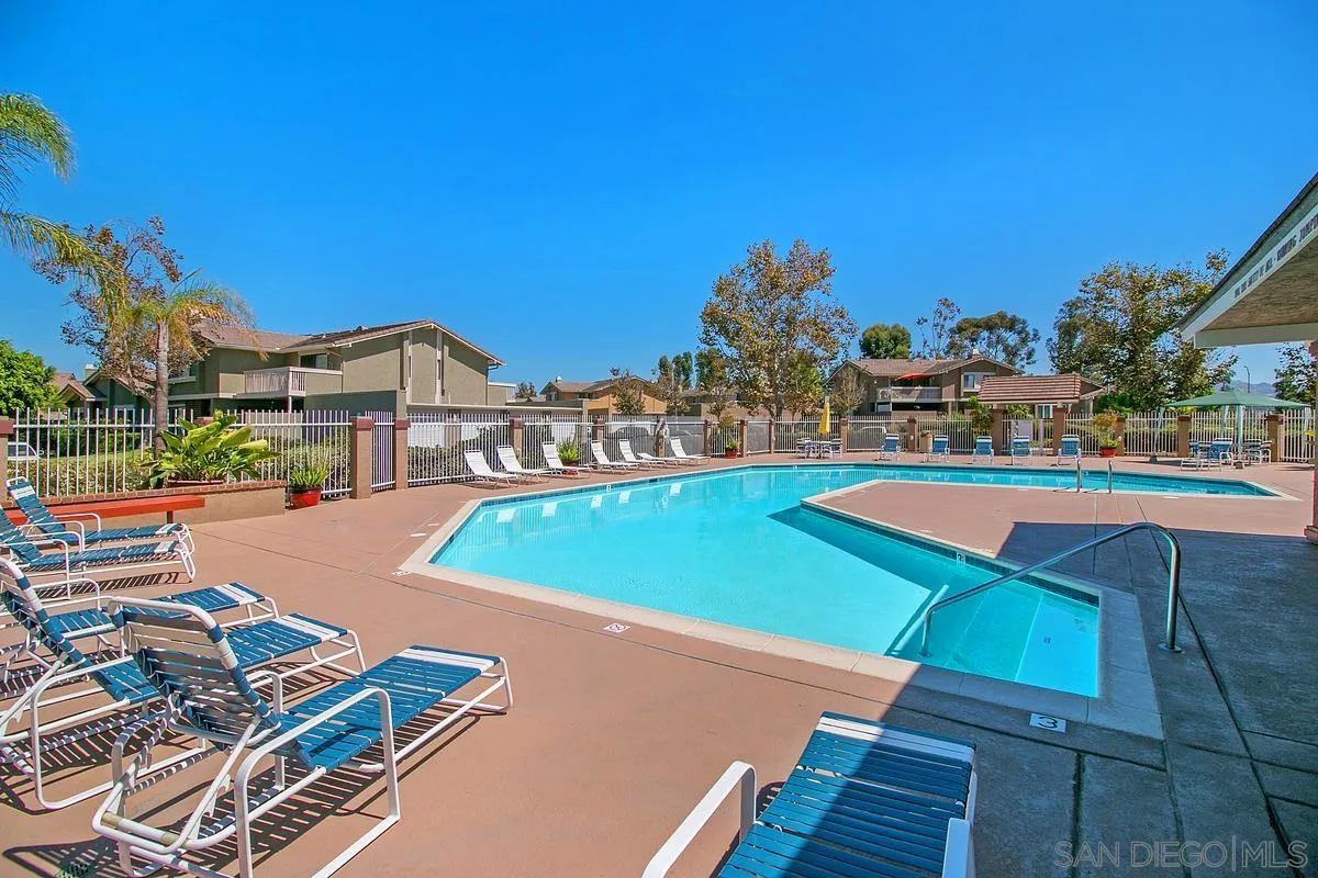 https://cdn.realtyfeed.com/cdn/127/260014884/141589946d713342f3a935e85e3f2d10.webp