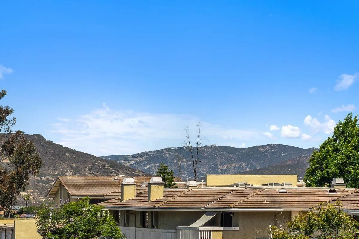 https://cdn.realtyfeed.com/cdn/127/260014884/14c39feefcb799025843e49a5012ea62.webp
