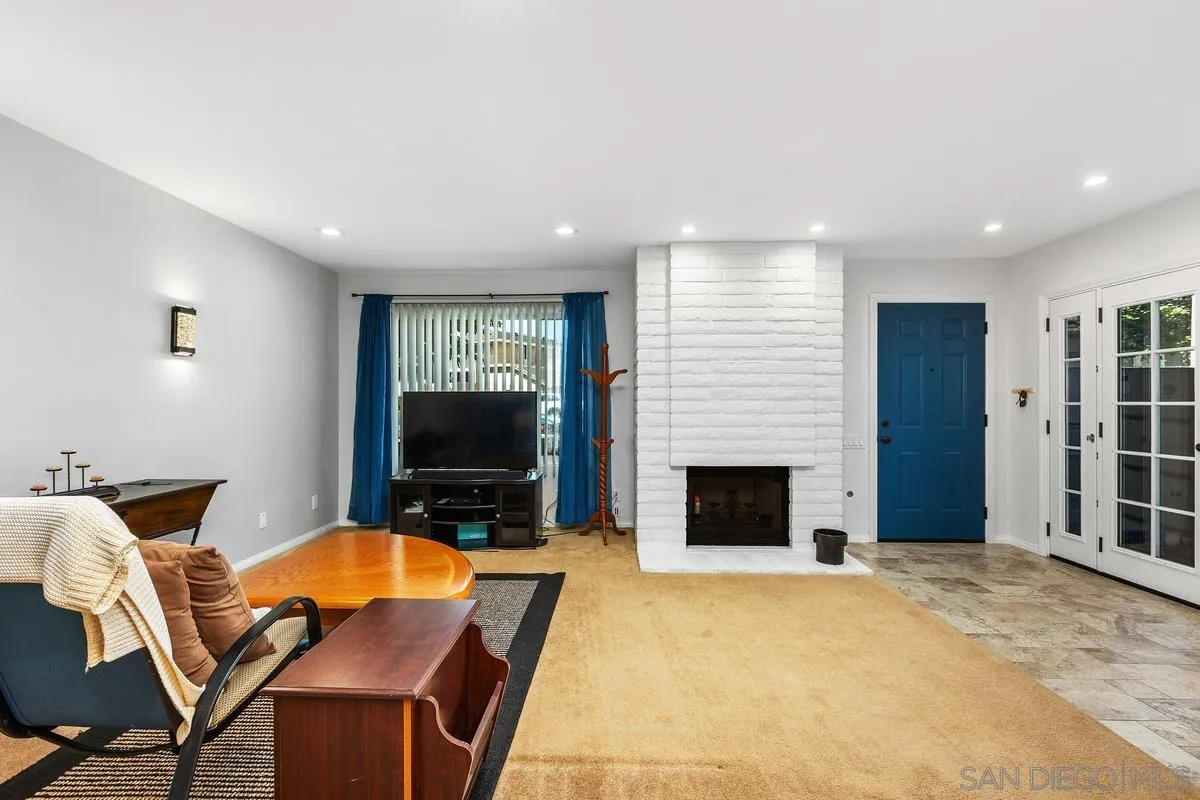 https://cdn.realtyfeed.com/cdn/127/260014884/196f06d814714c25c957e81caa8d2e09.webp