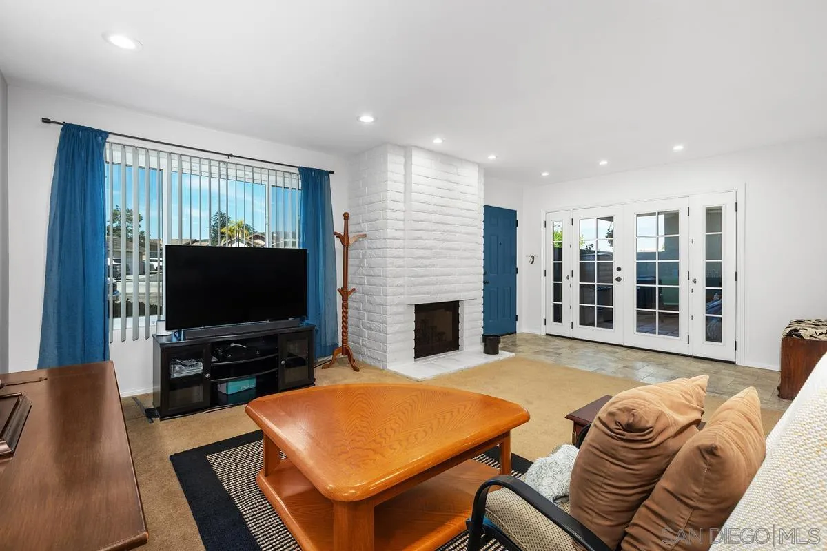 https://cdn.realtyfeed.com/cdn/127/260014884/bcbe232173f82124307477d0cb770e1a.webp